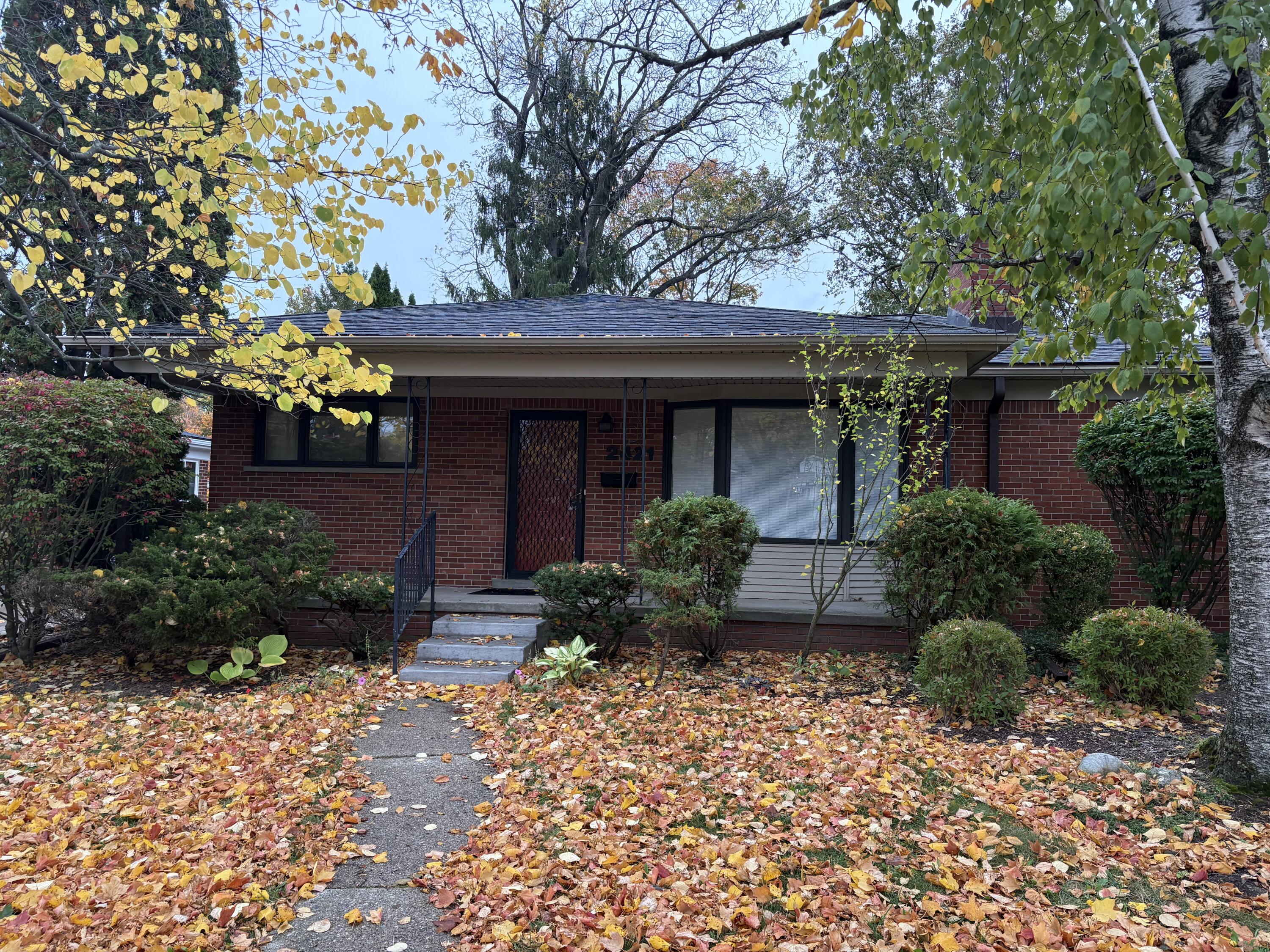 2421 Yorkshire Road Property Photo 1