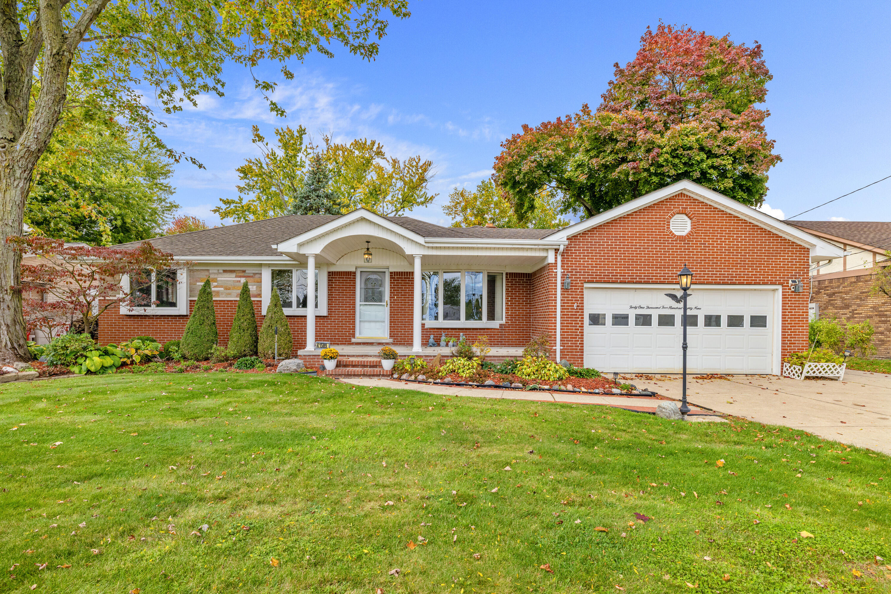 41589 Windmill Street Property Photo 1