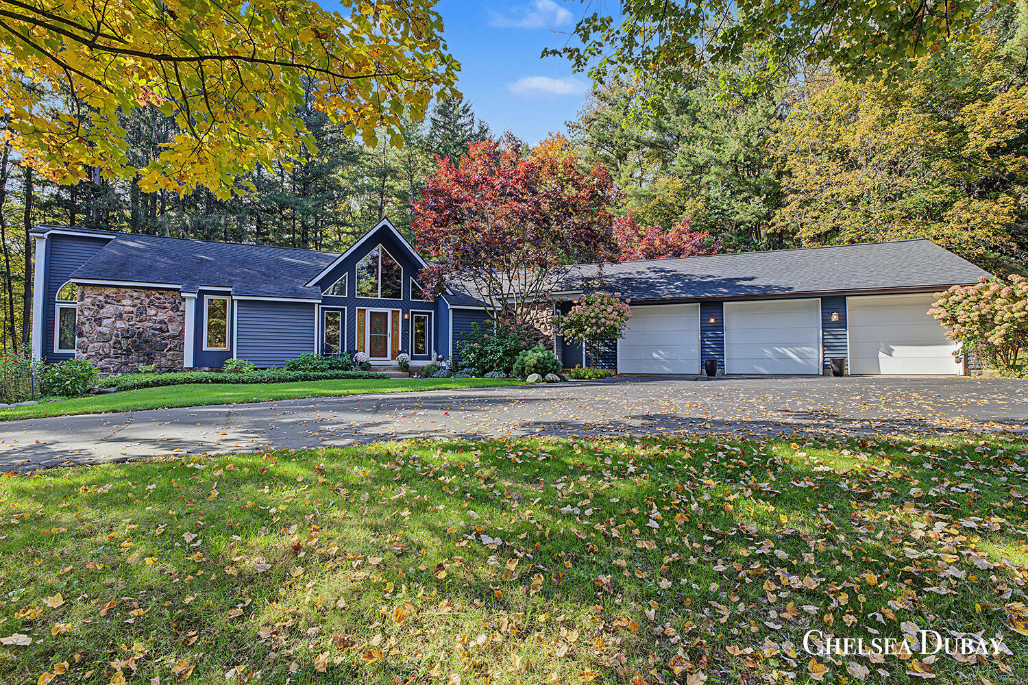 9393 Ravine Ridge Drive Se Property Photo 1