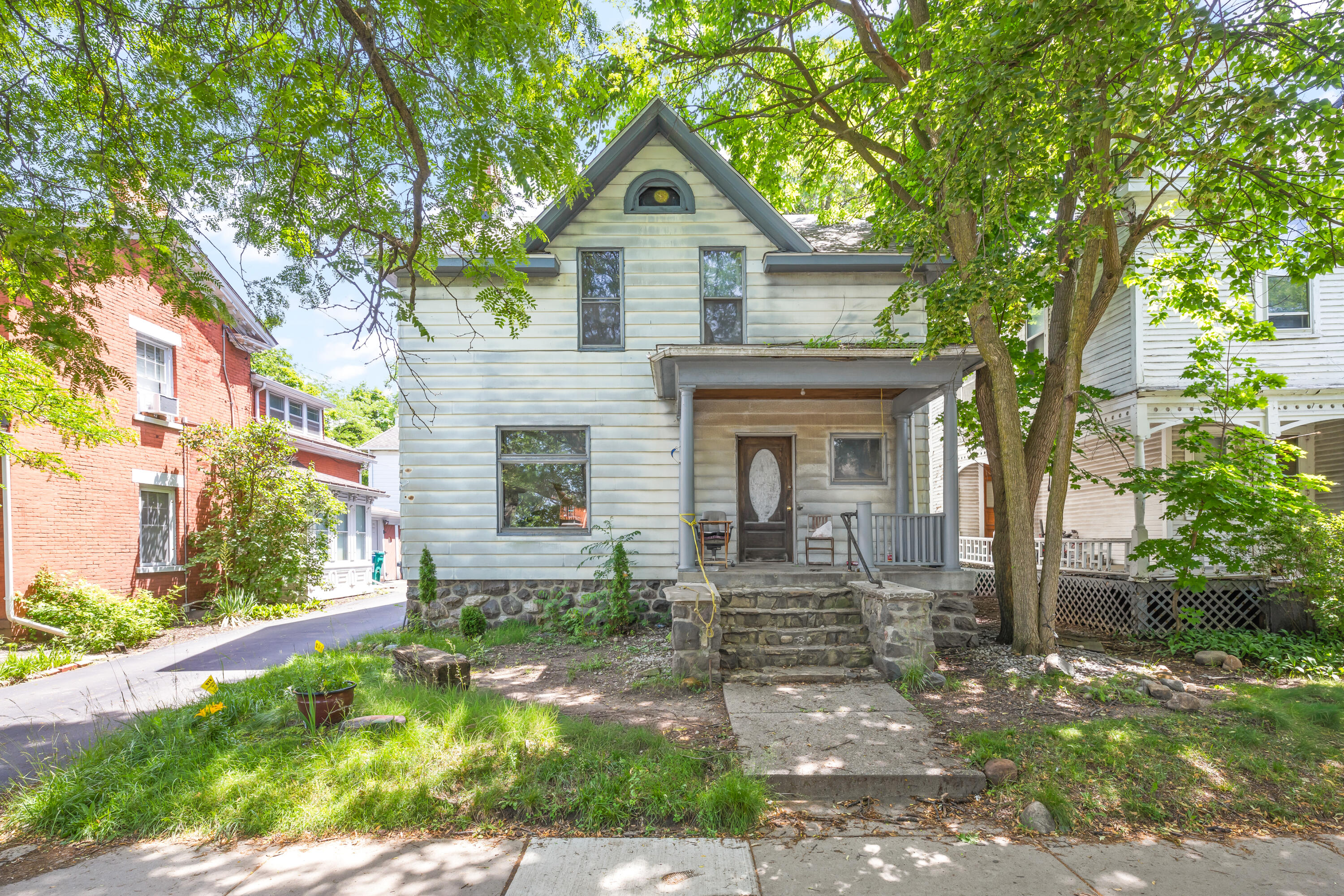 216 N 5th Avenue Property Photo 1