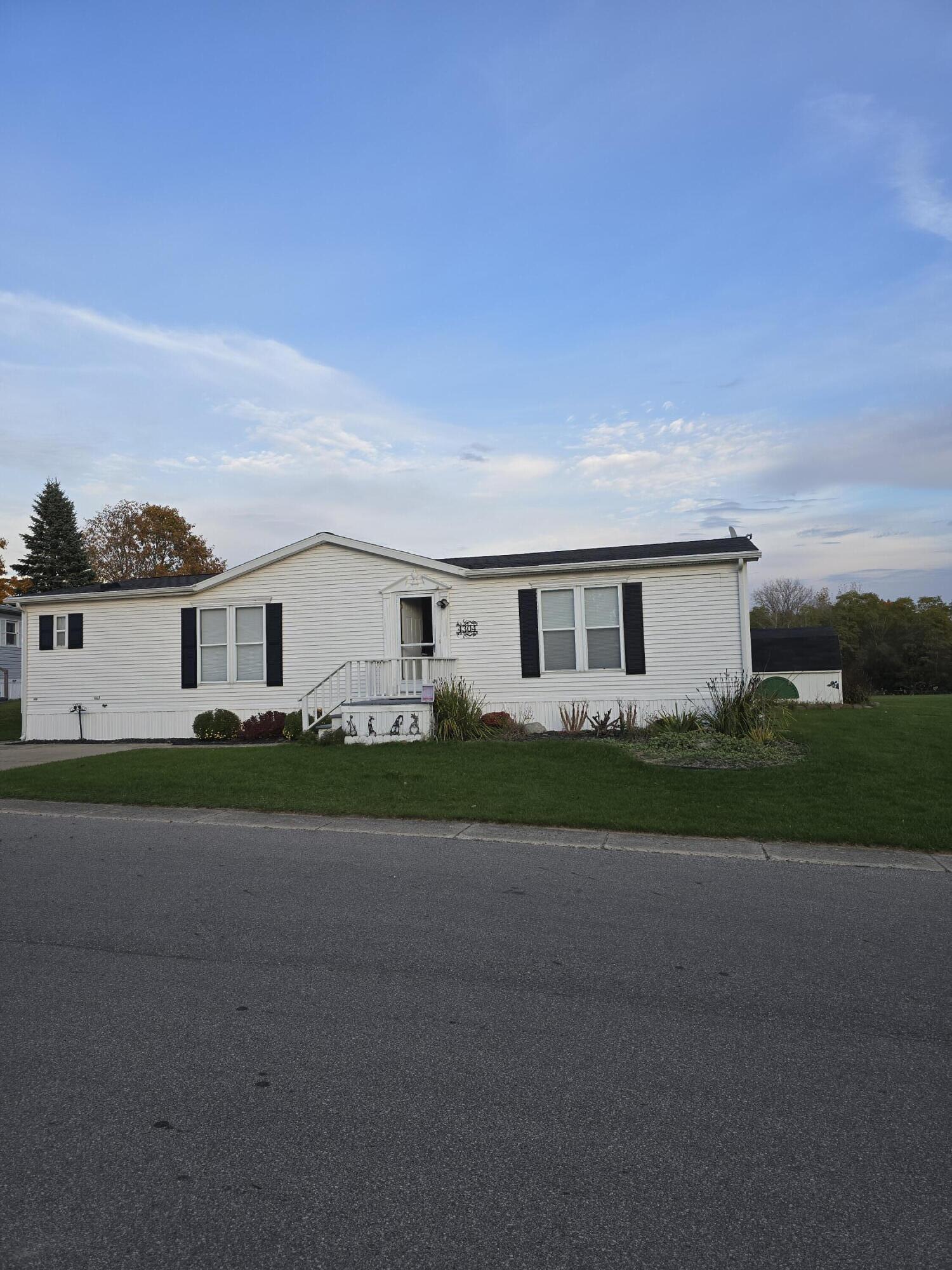 4304 Brookmere Drive Se 5 Property Photo 1