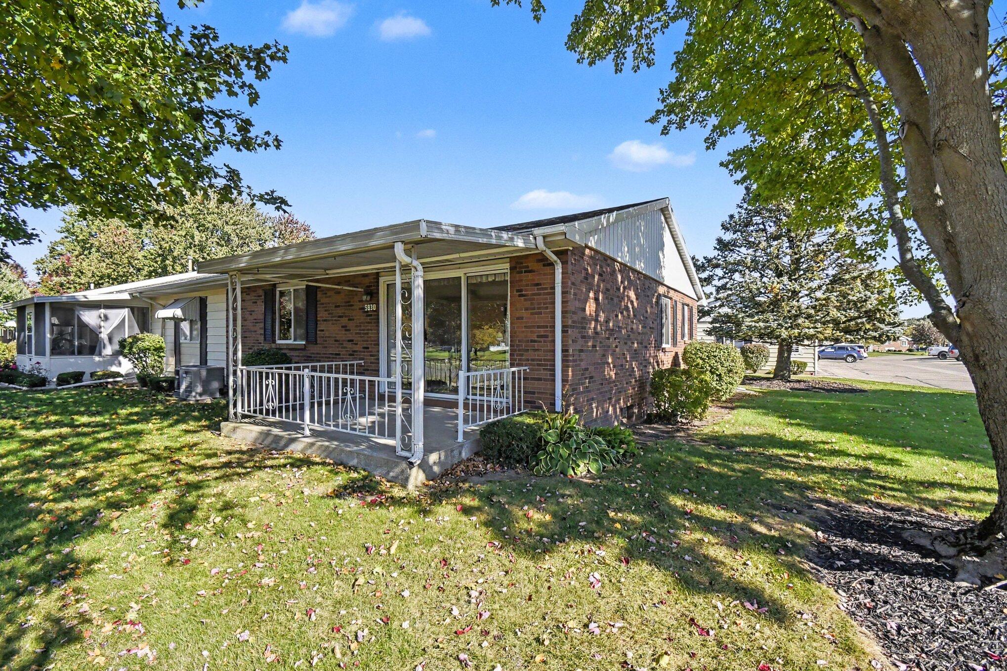 5830 Leisure South Drive SE Property Photo 1