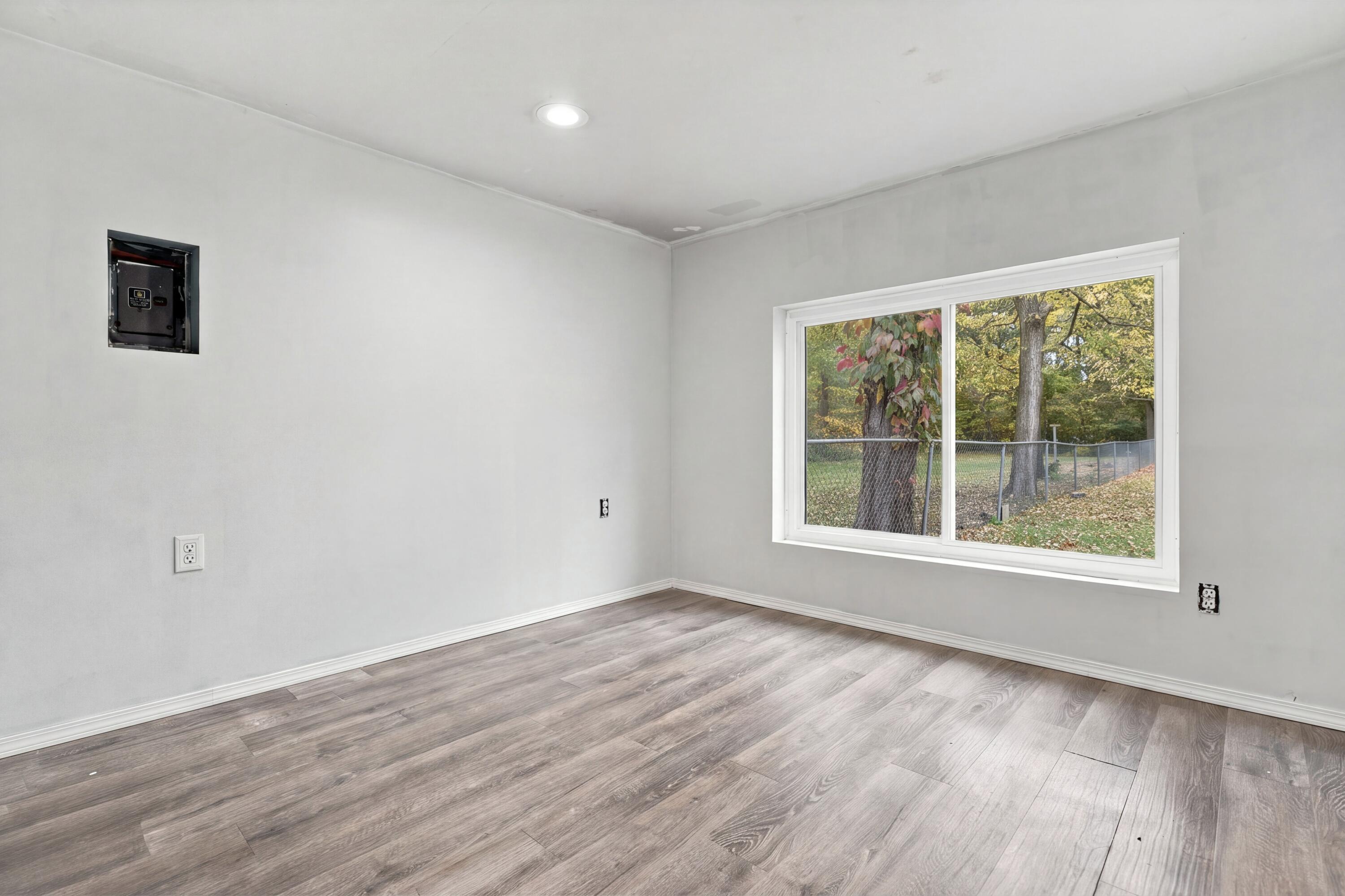 558 Academy Street Property Photo 3