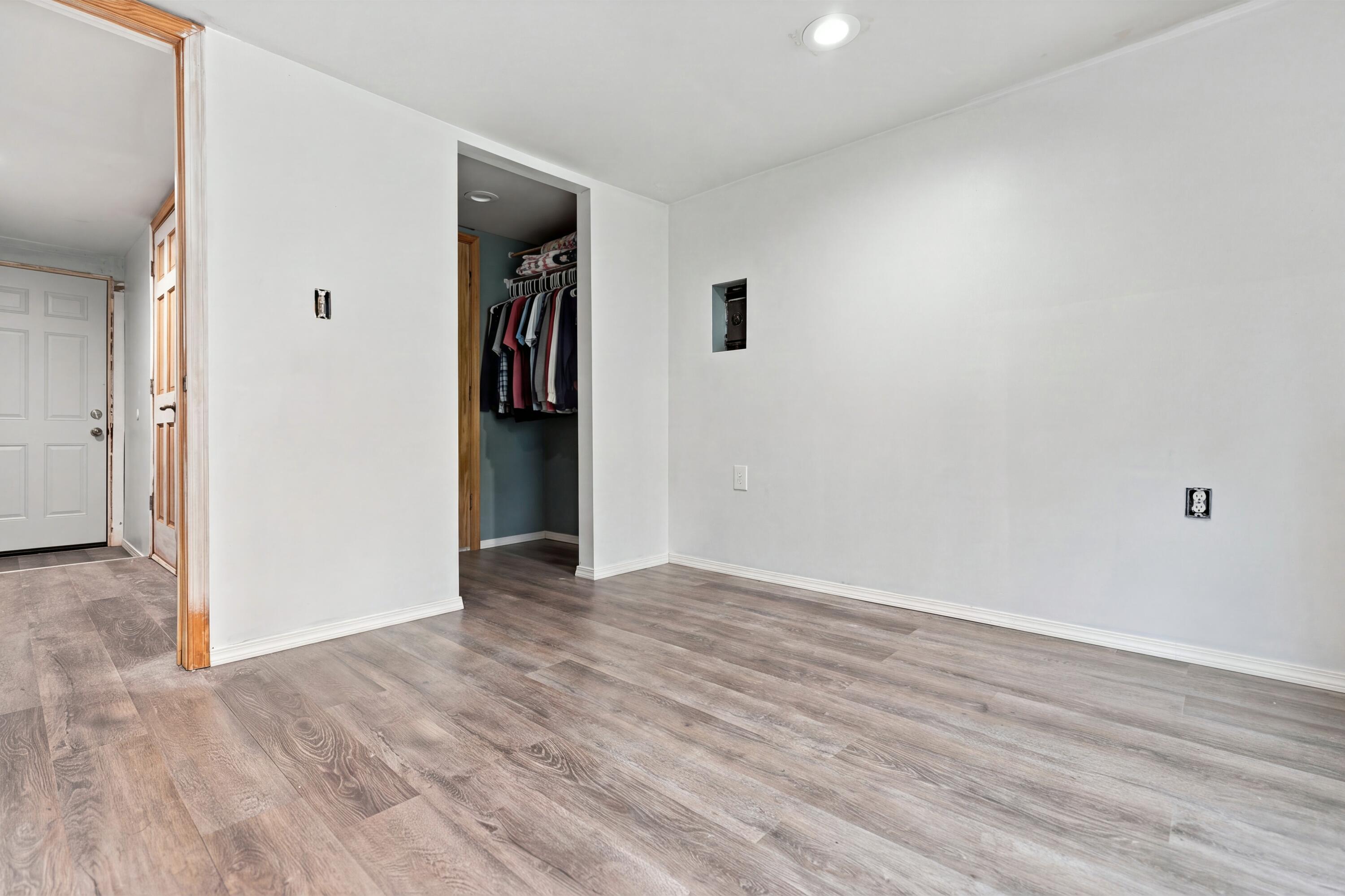 558 Academy Street Property Photo 5