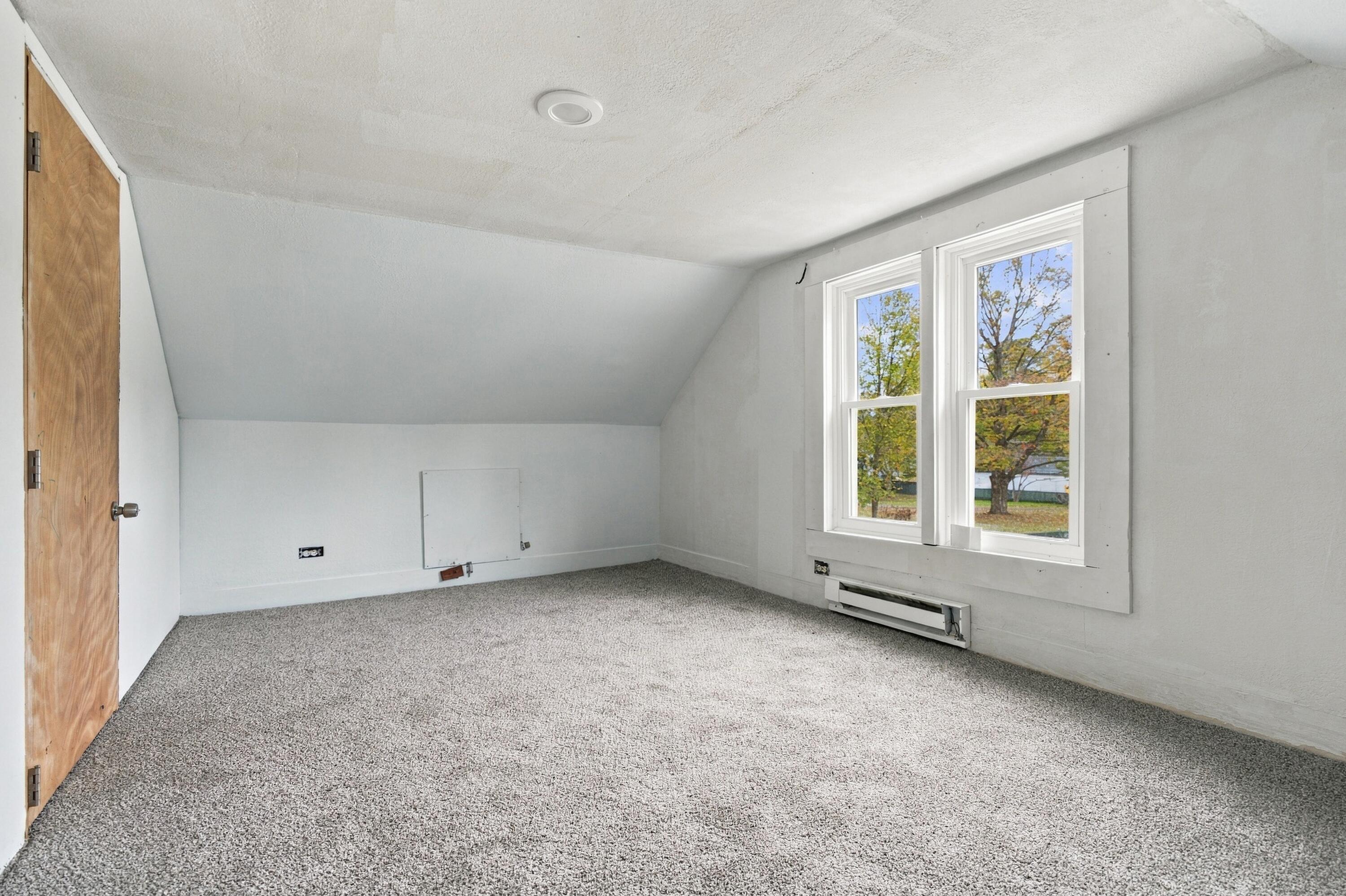 558 Academy Street Property Photo 10