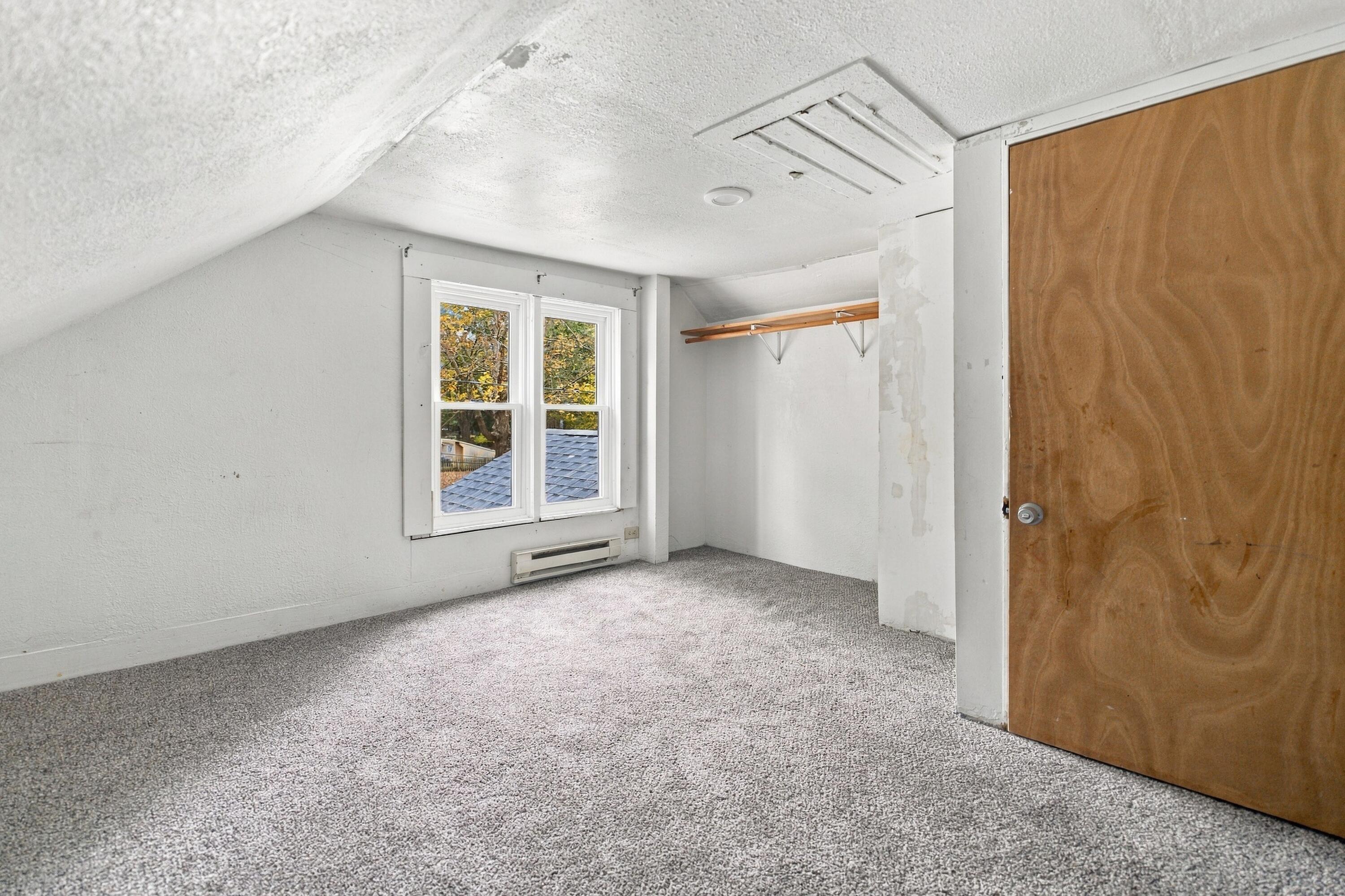 558 Academy Street Property Photo 11