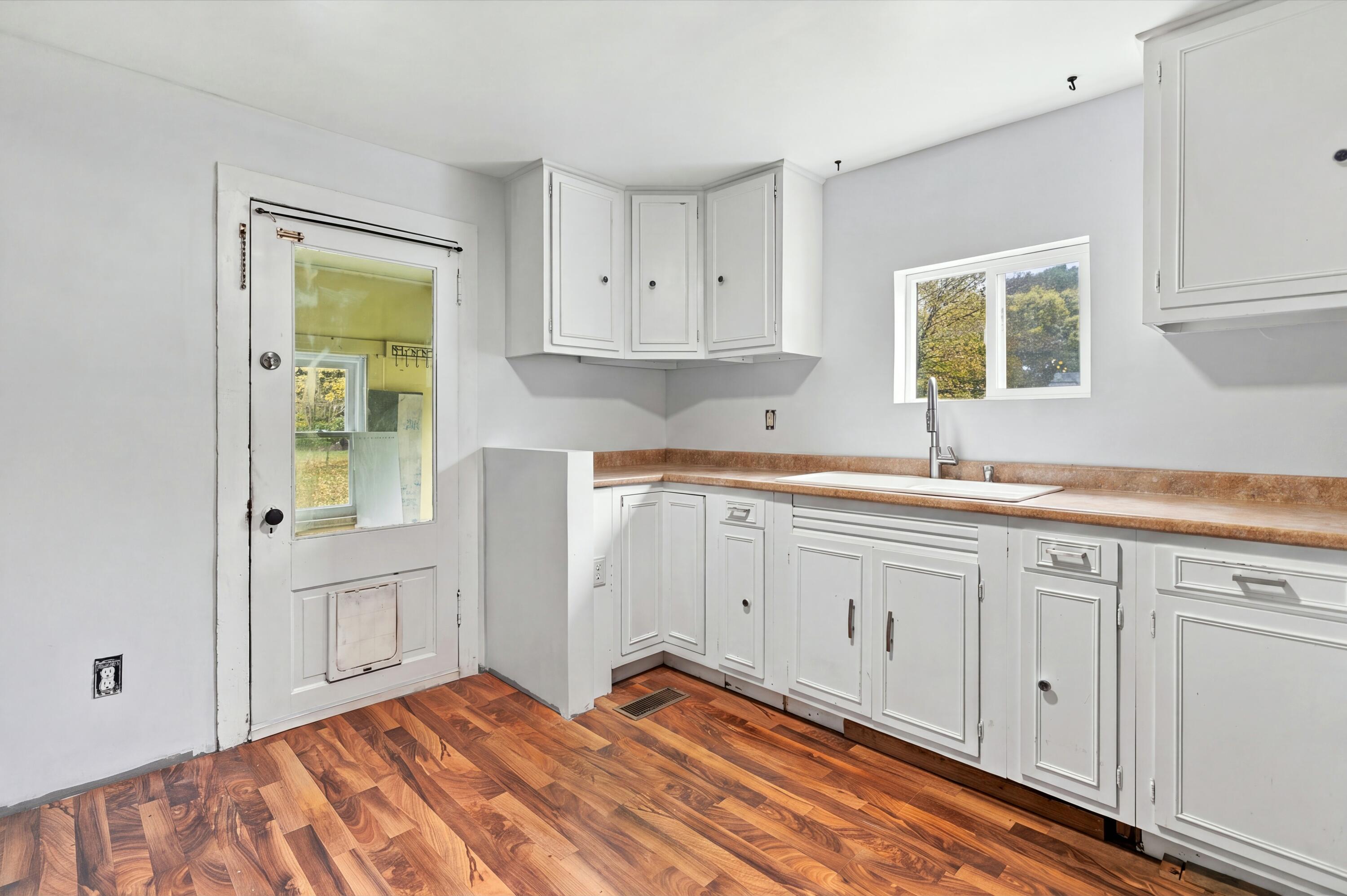 558 Academy Street Property Photo 12