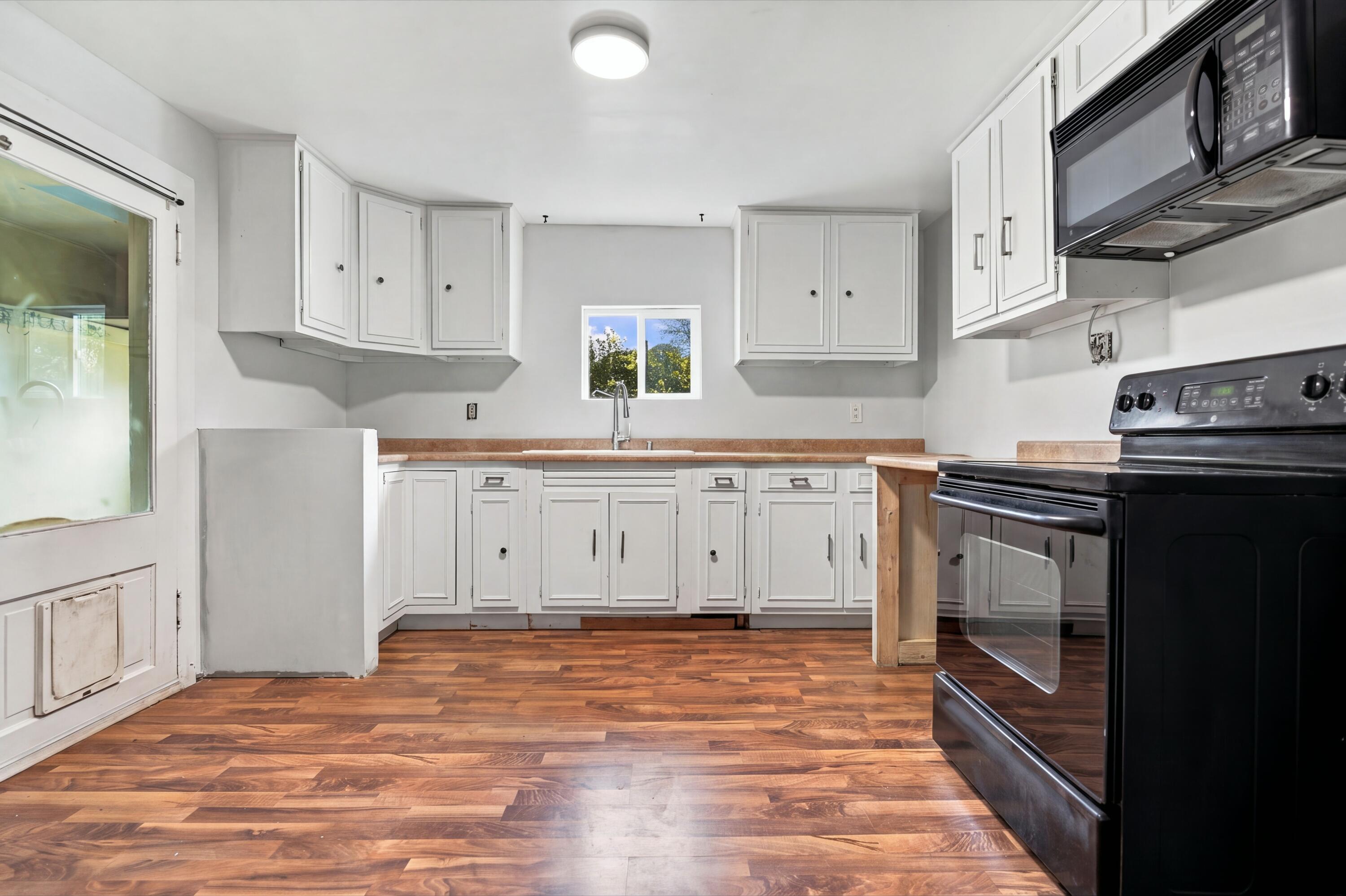 558 Academy Street Property Photo 21