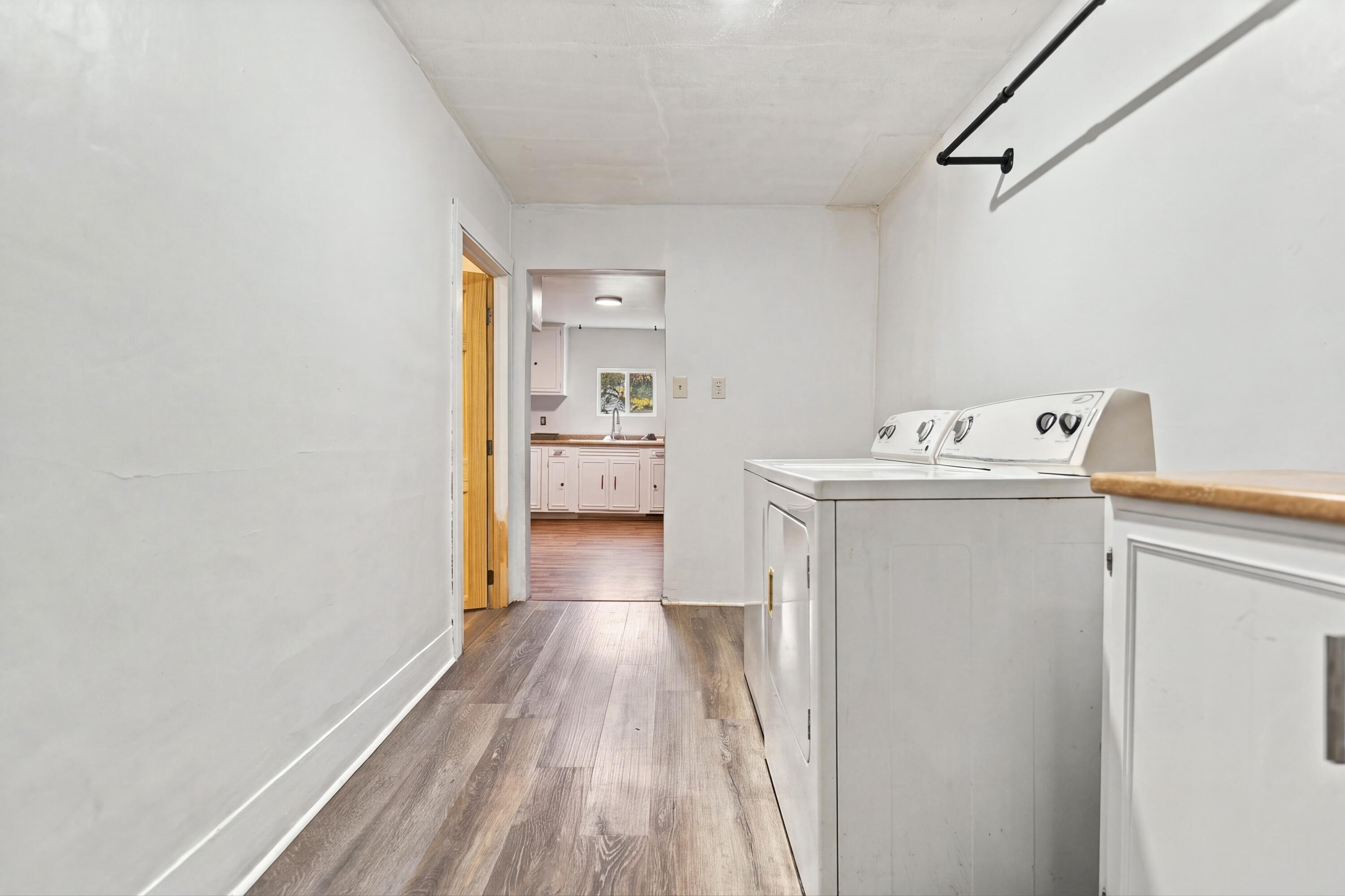 558 Academy Street Property Photo 23