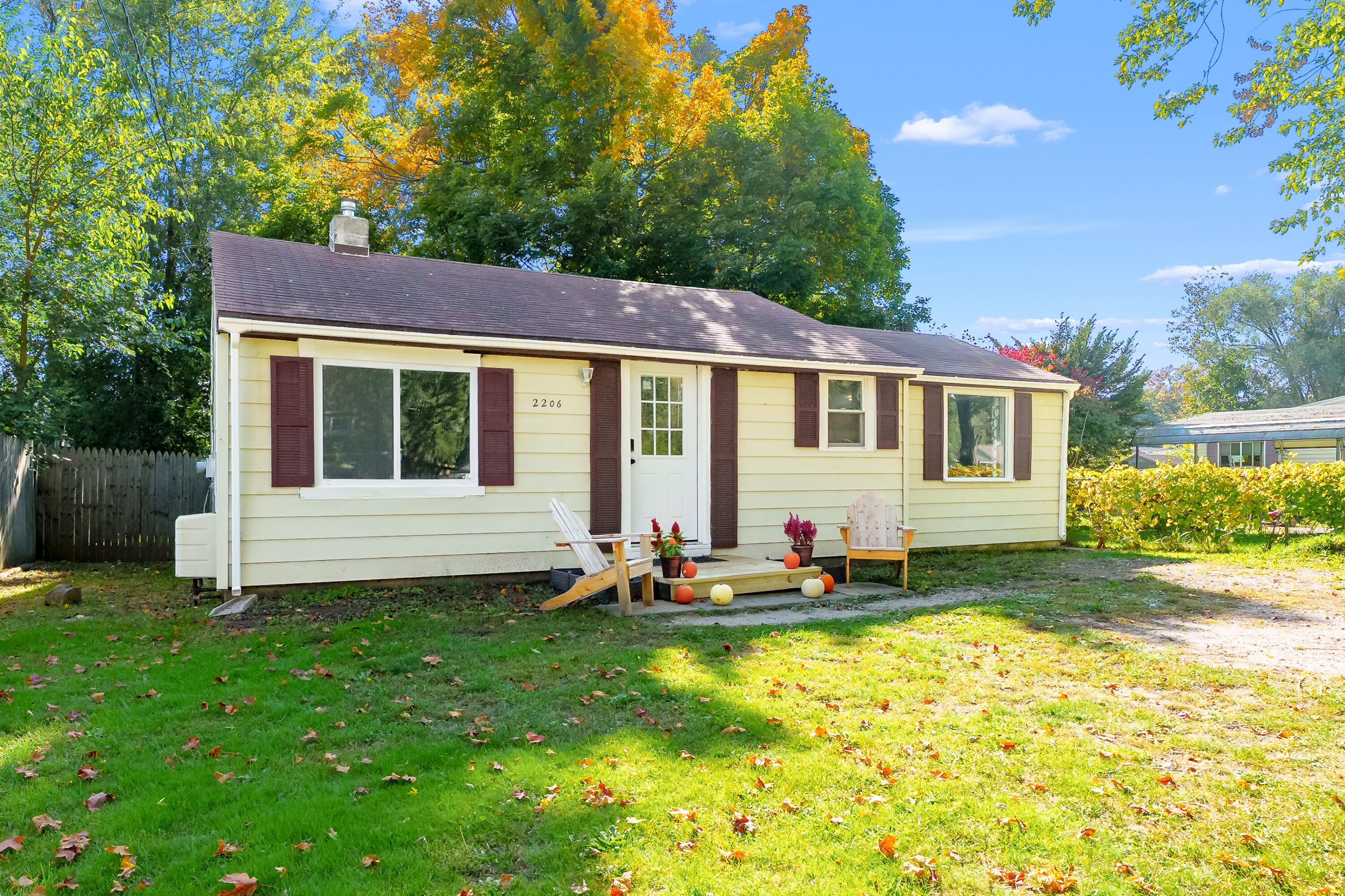 2206 Eckener Property Photo 1
