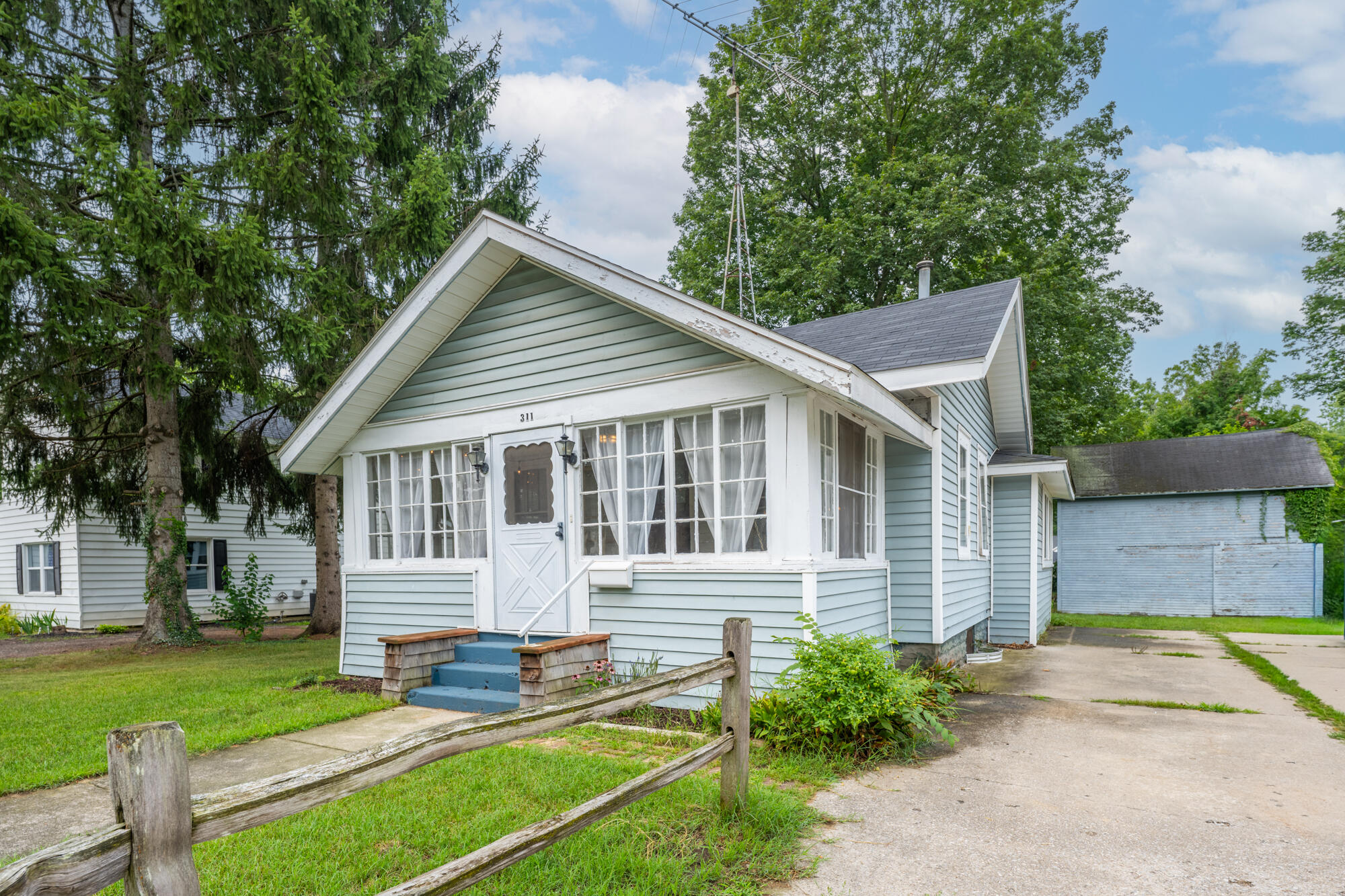 311 N Front Street Property Photo 1
