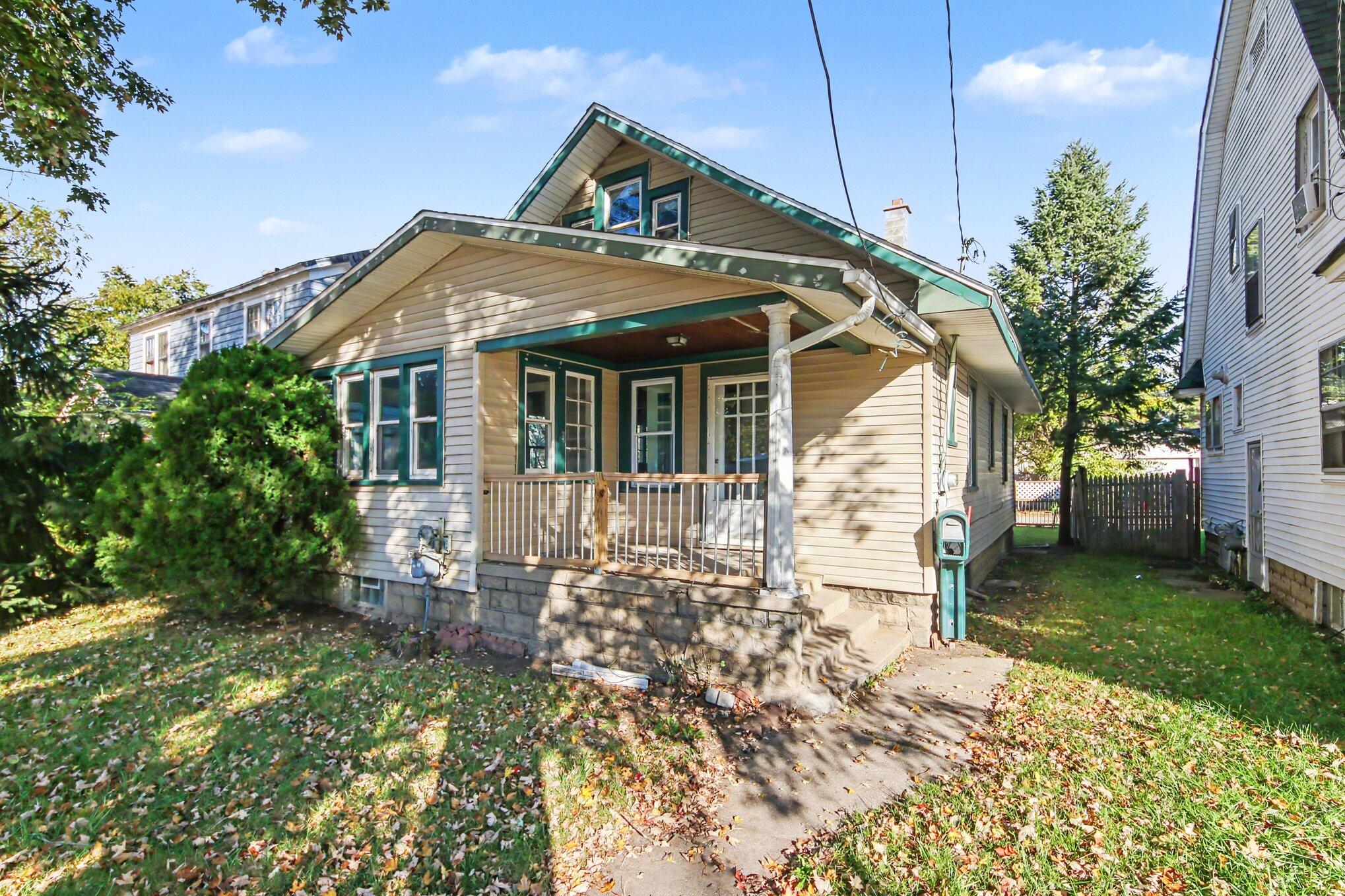 1433 Chicago Drive Sw Property Photo 1