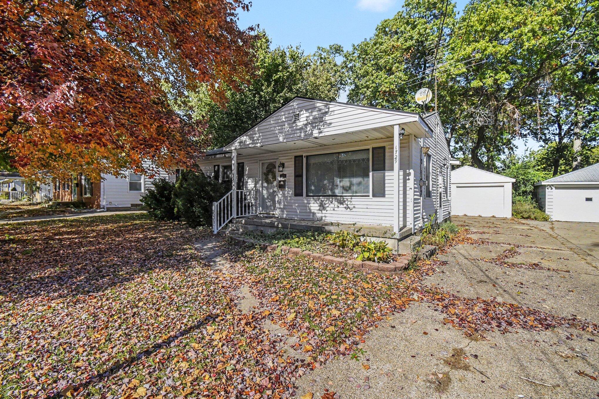 1729 Kentfield Street Sw Property Photo 1