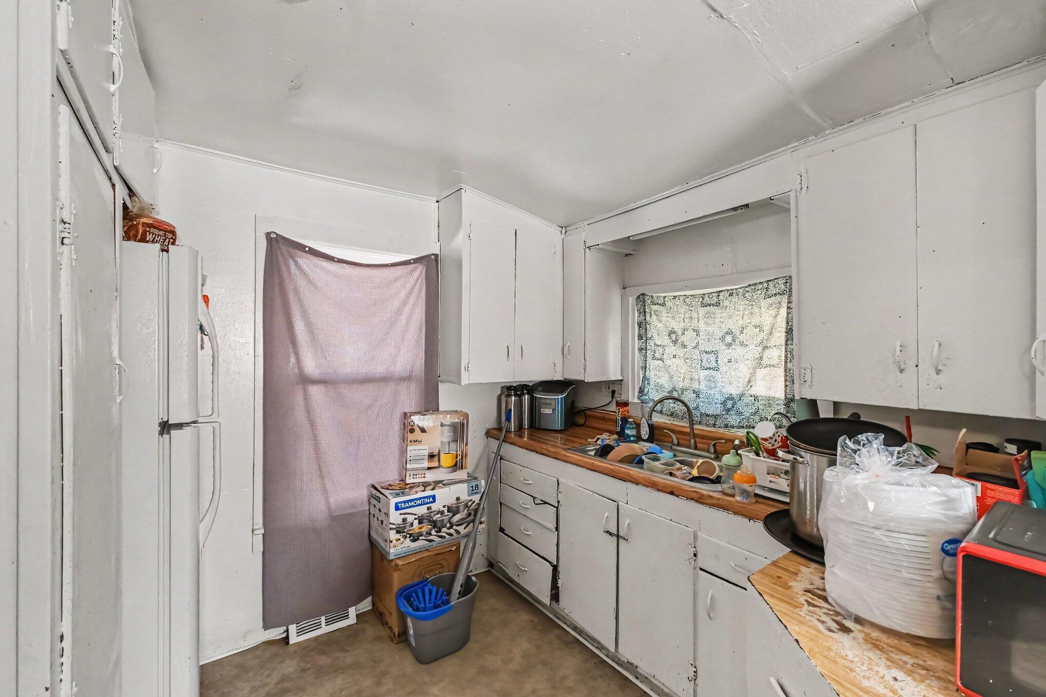 844 Lafayette Avenue Ne Property Photo 4