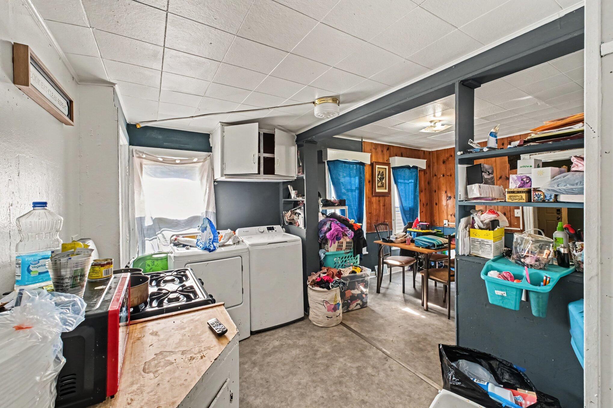 844 Lafayette Avenue Ne Property Photo 8