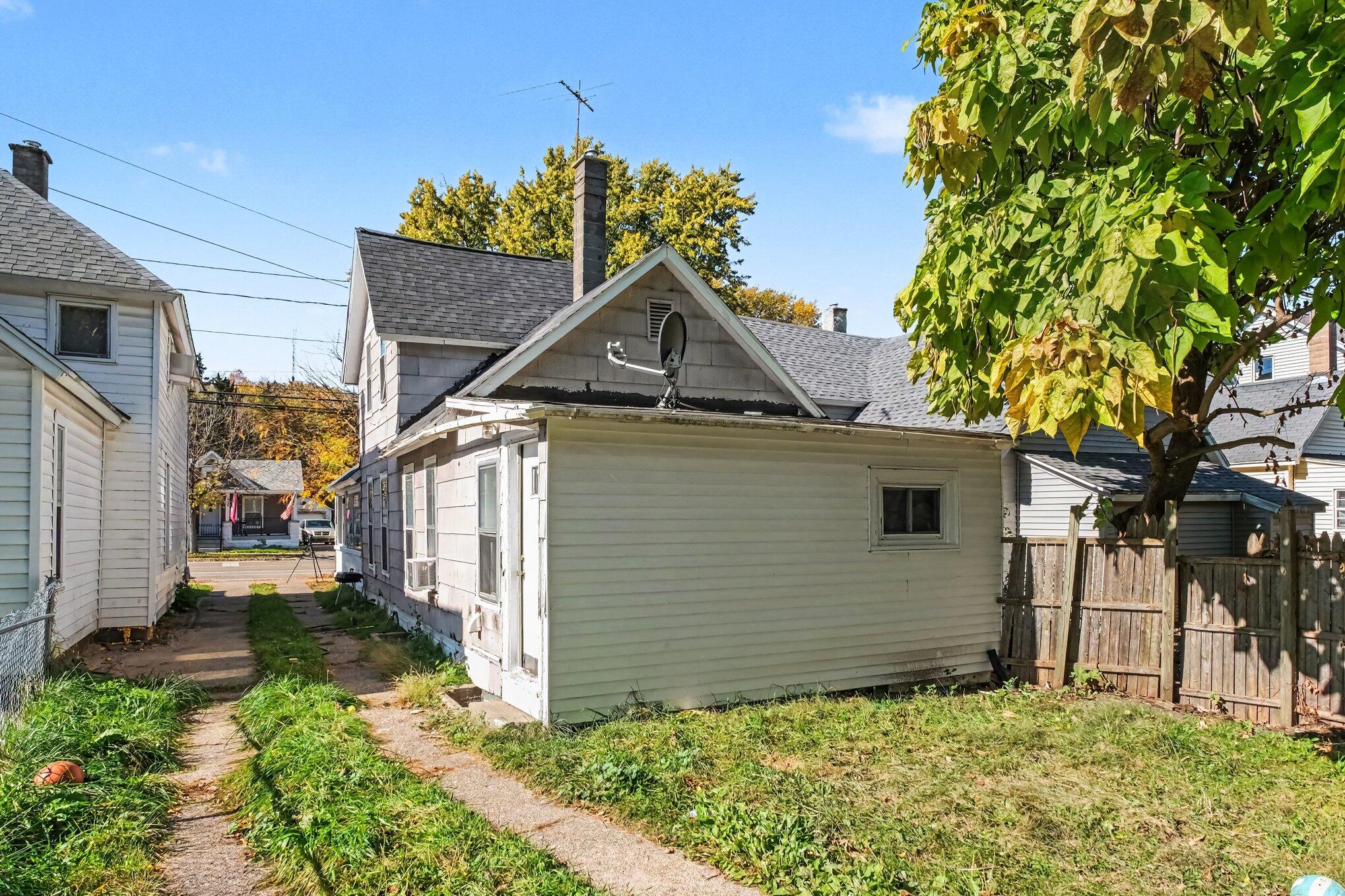 844 Lafayette Avenue Ne Property Photo 22