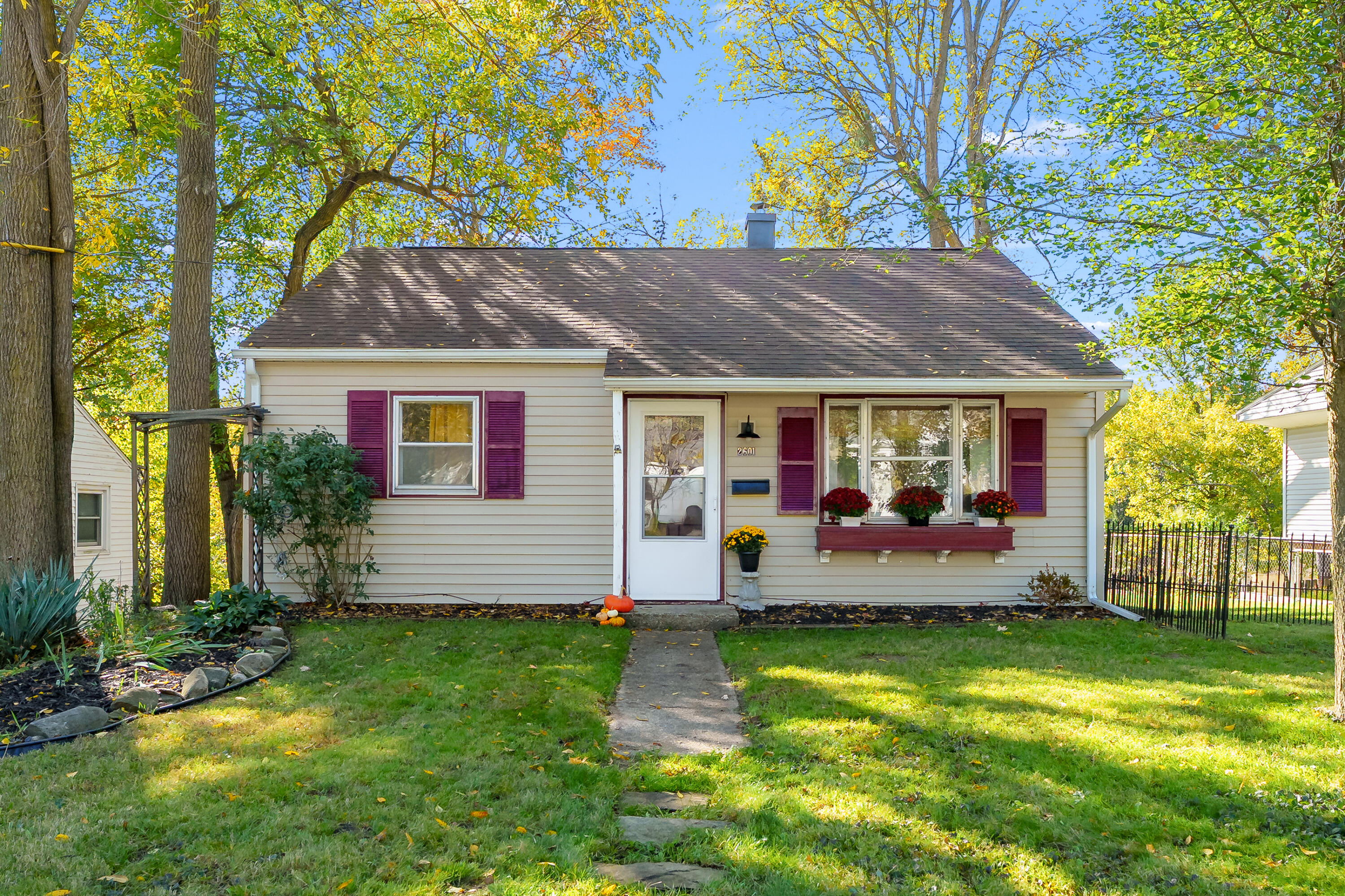2601 Wellington Road Property Photo 1