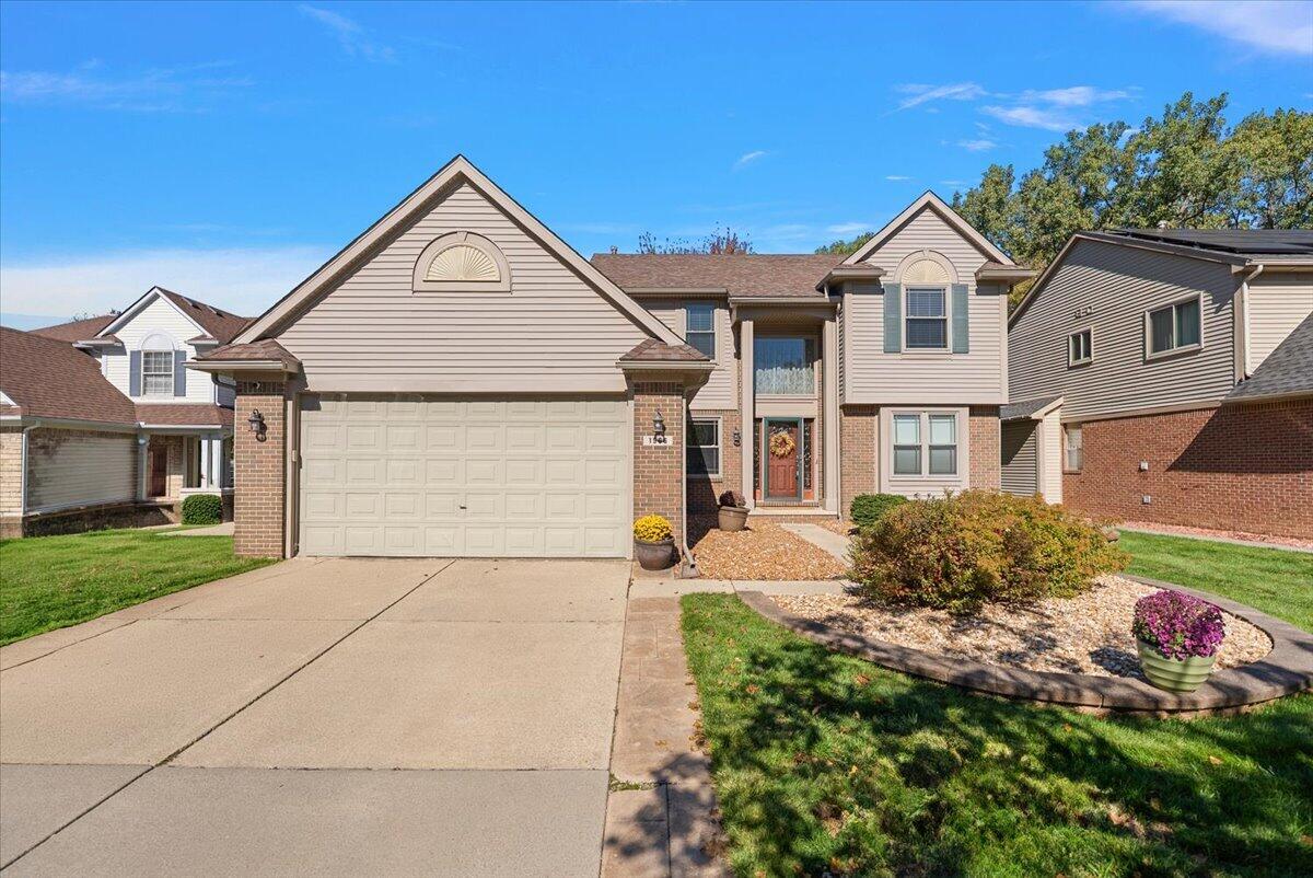 1566 Valentine Court Property Photo 1