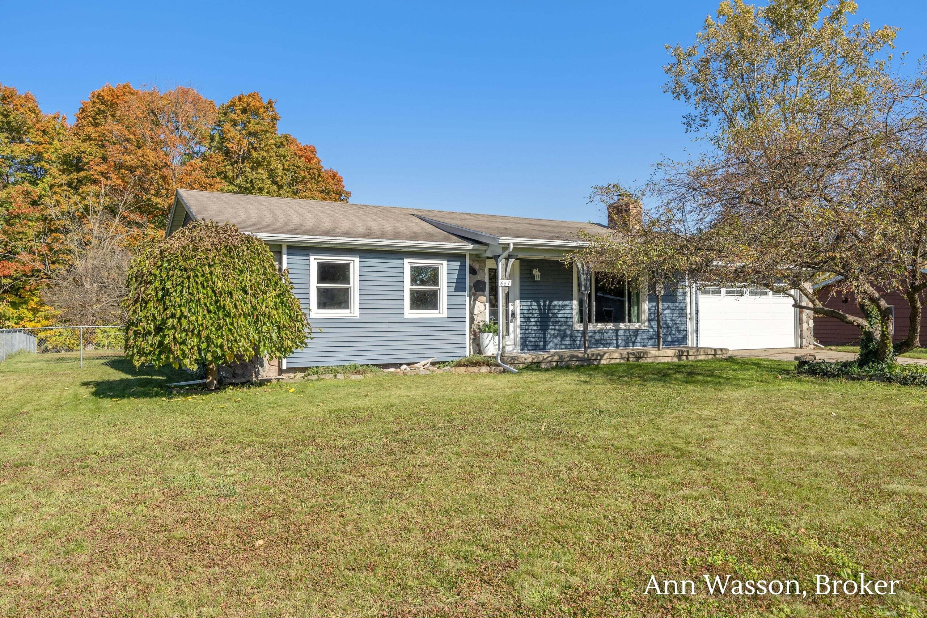 667 Marway Street Nw Property Photo 1