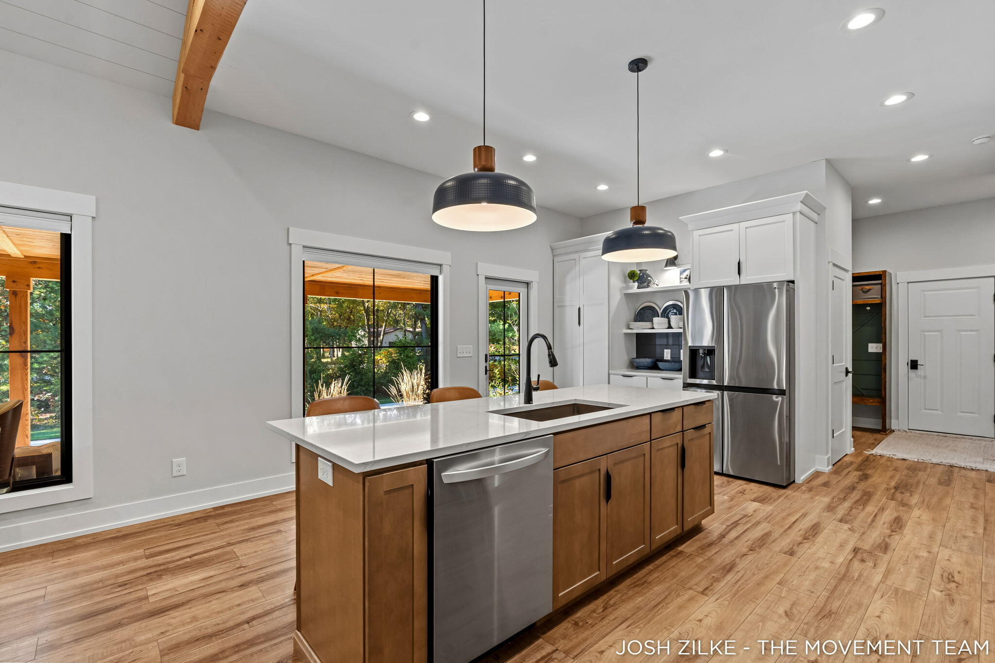6020 Vesper Drive Property Photo 15