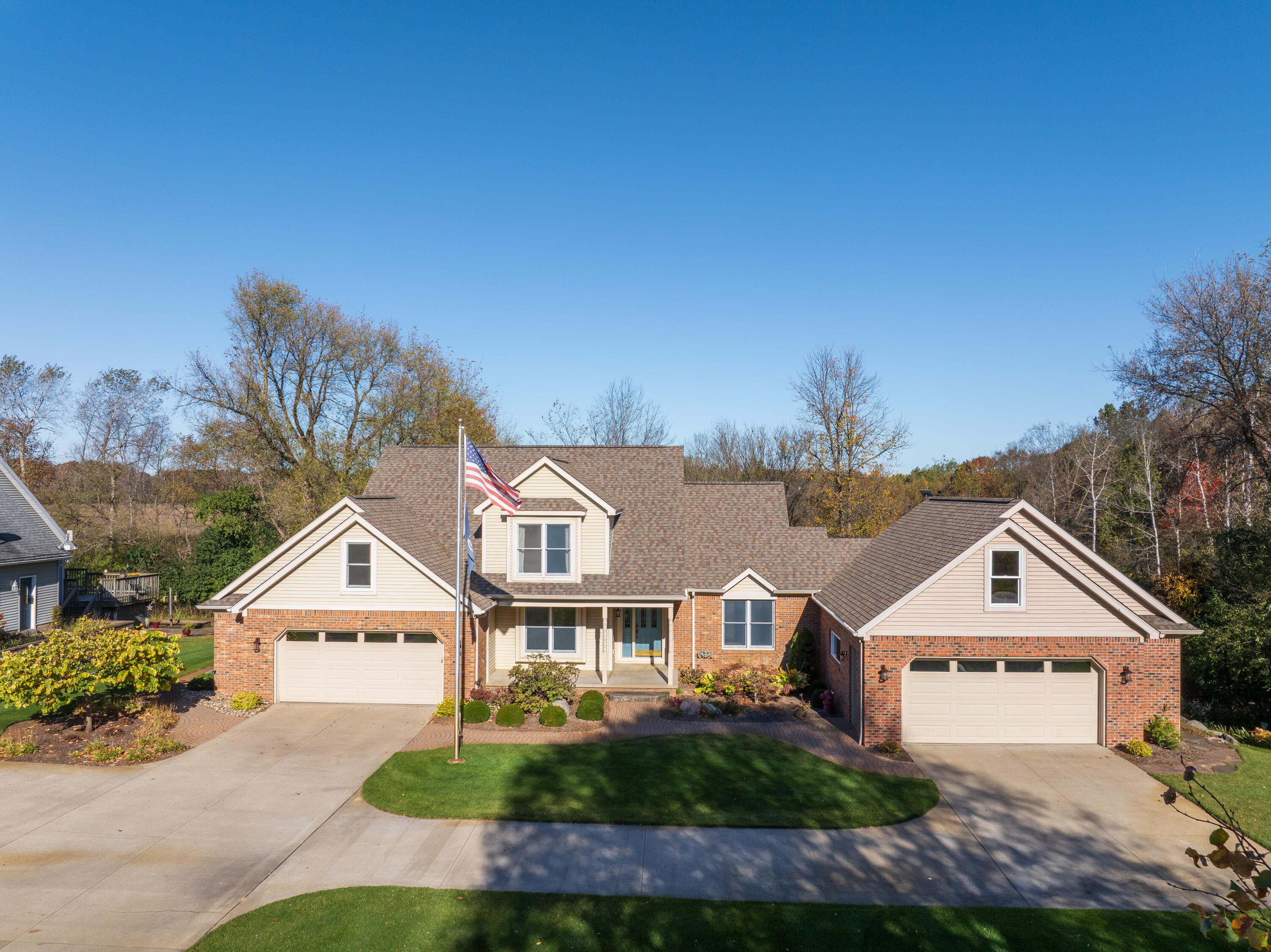 49 Pineview Drive Property Photo 1