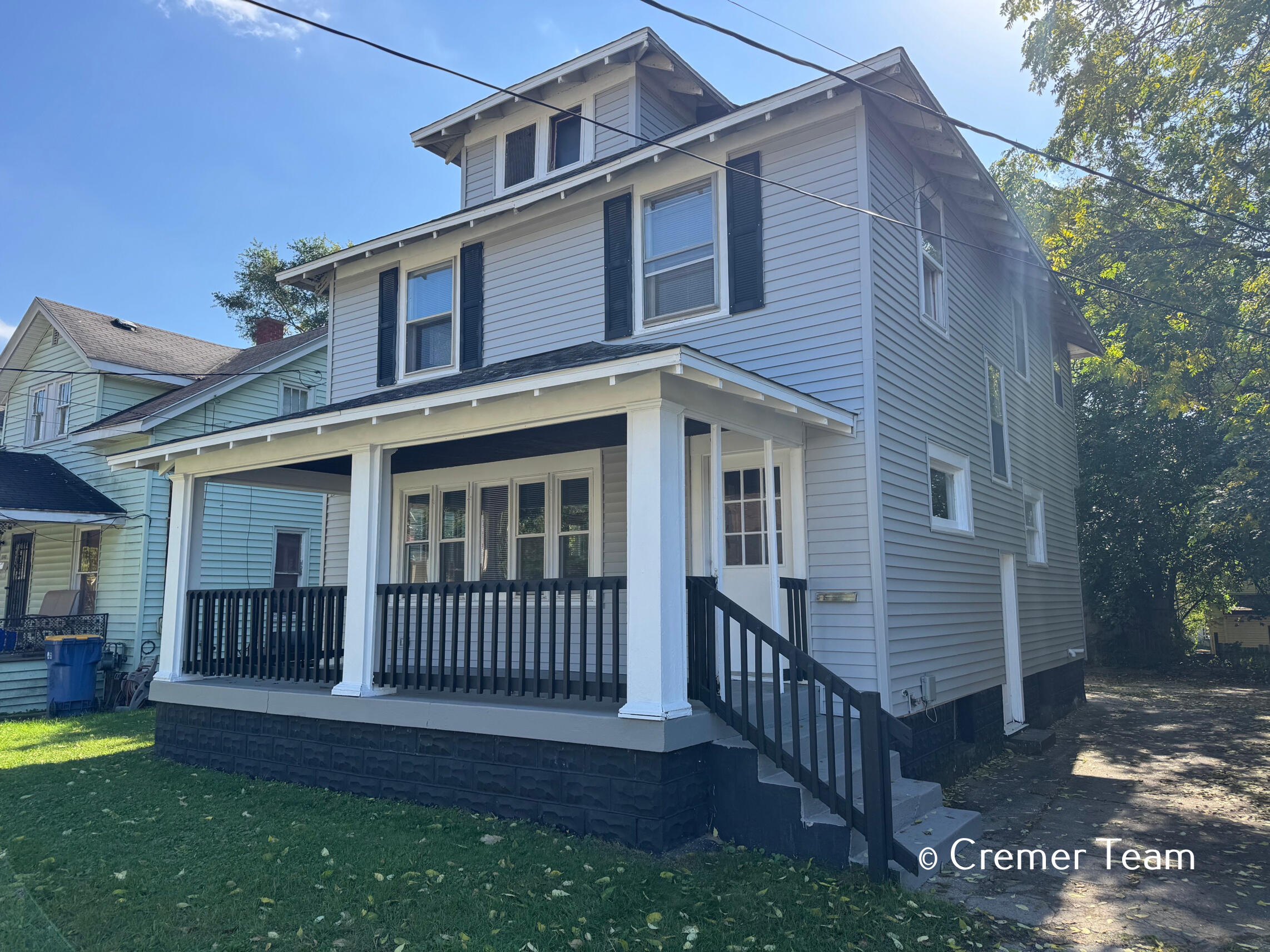 1034 Hall Street Se Property Photo 1