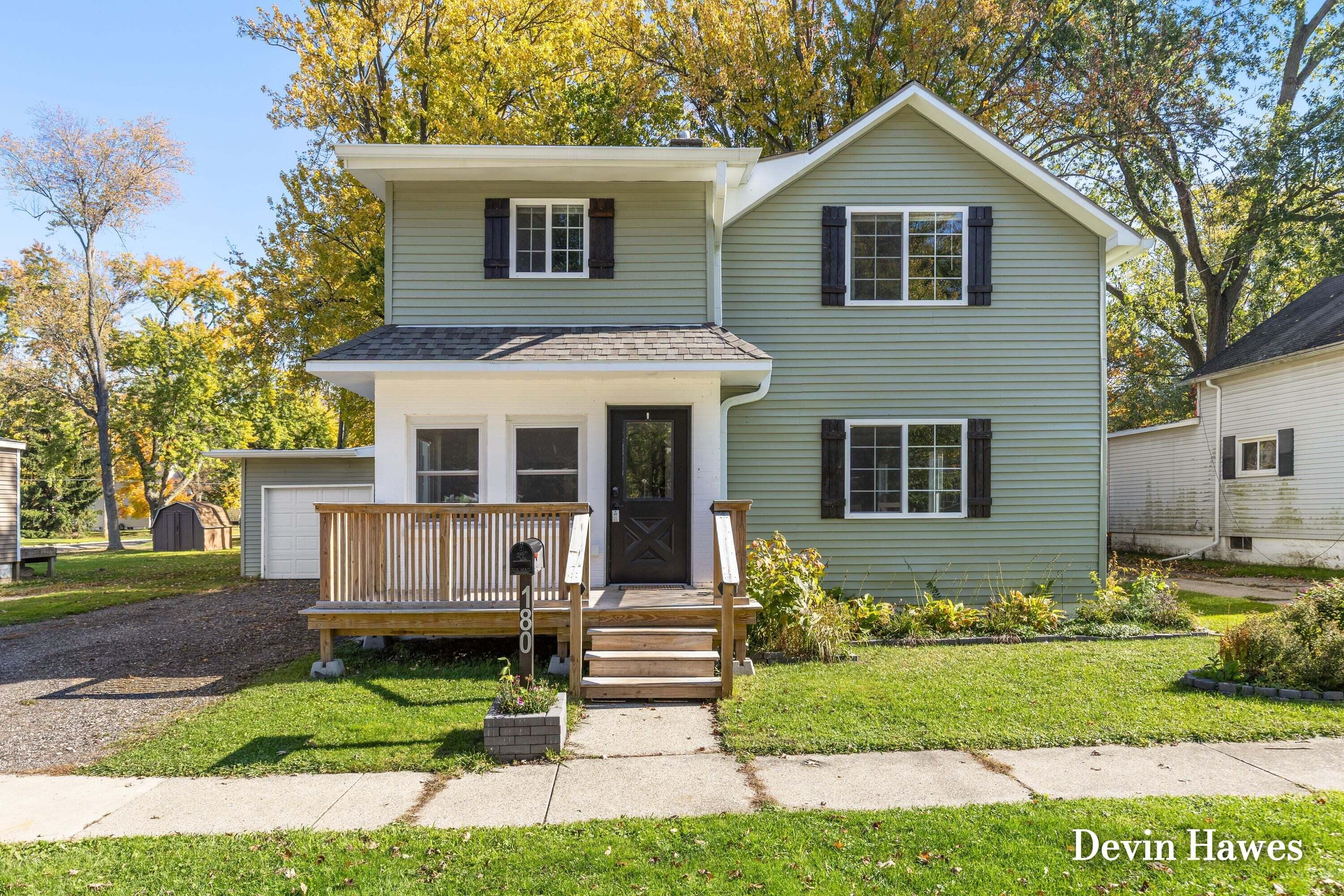 180 Loomis Street Property Photo 1