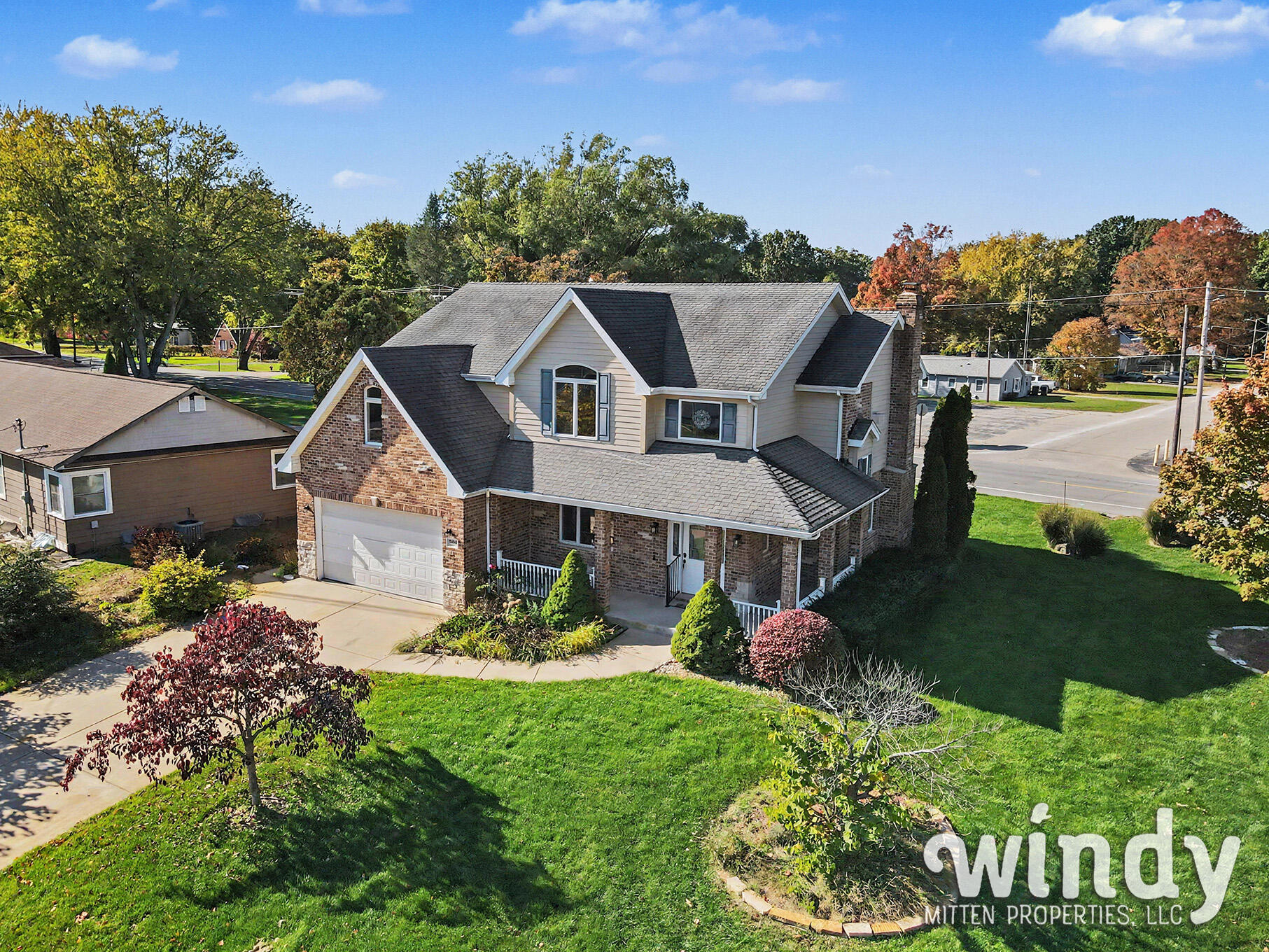 5036 Shoreview Drive Property Photo 1