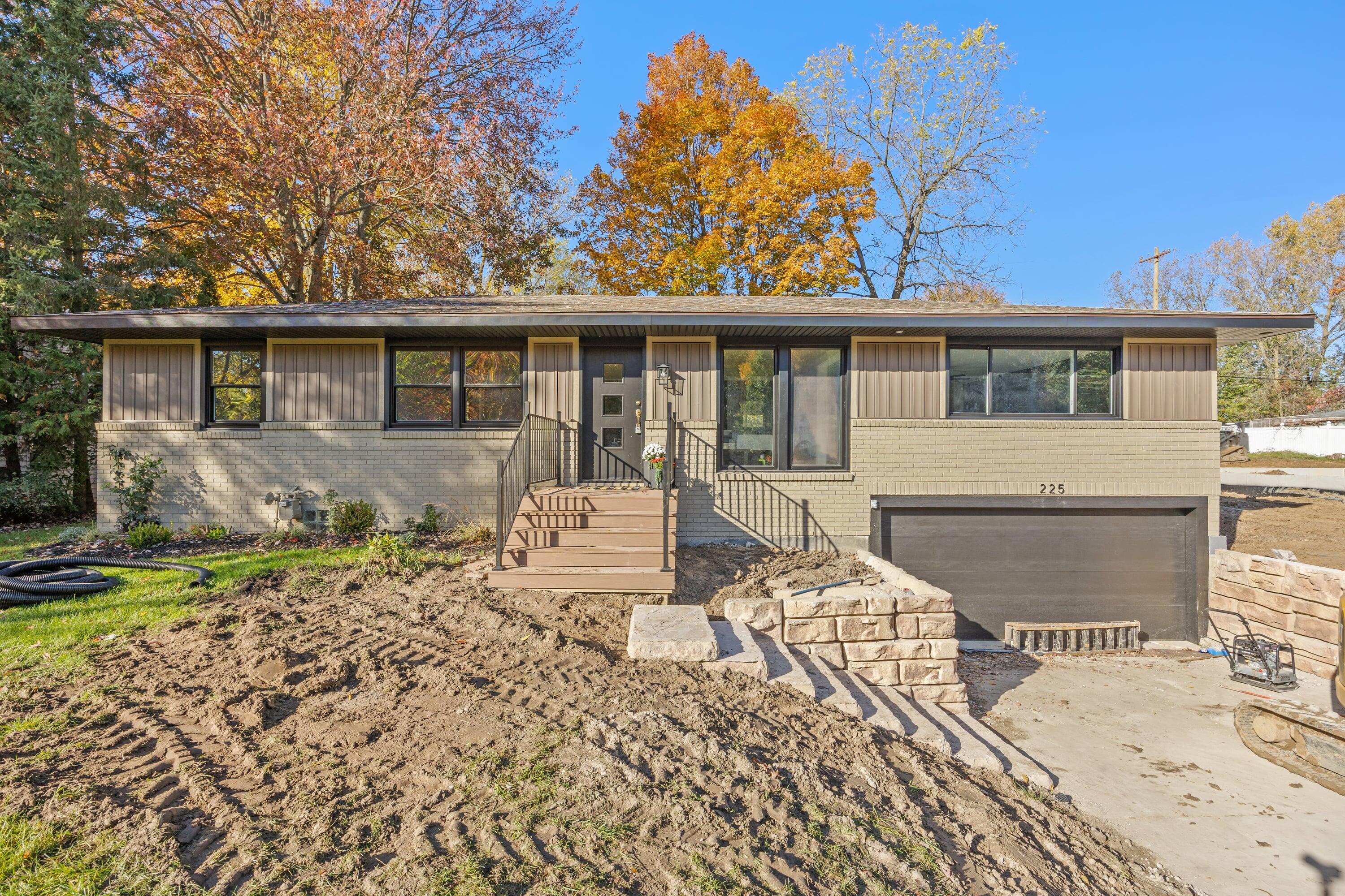 225 Sunset Hills Avenue Nw Property Photo 1