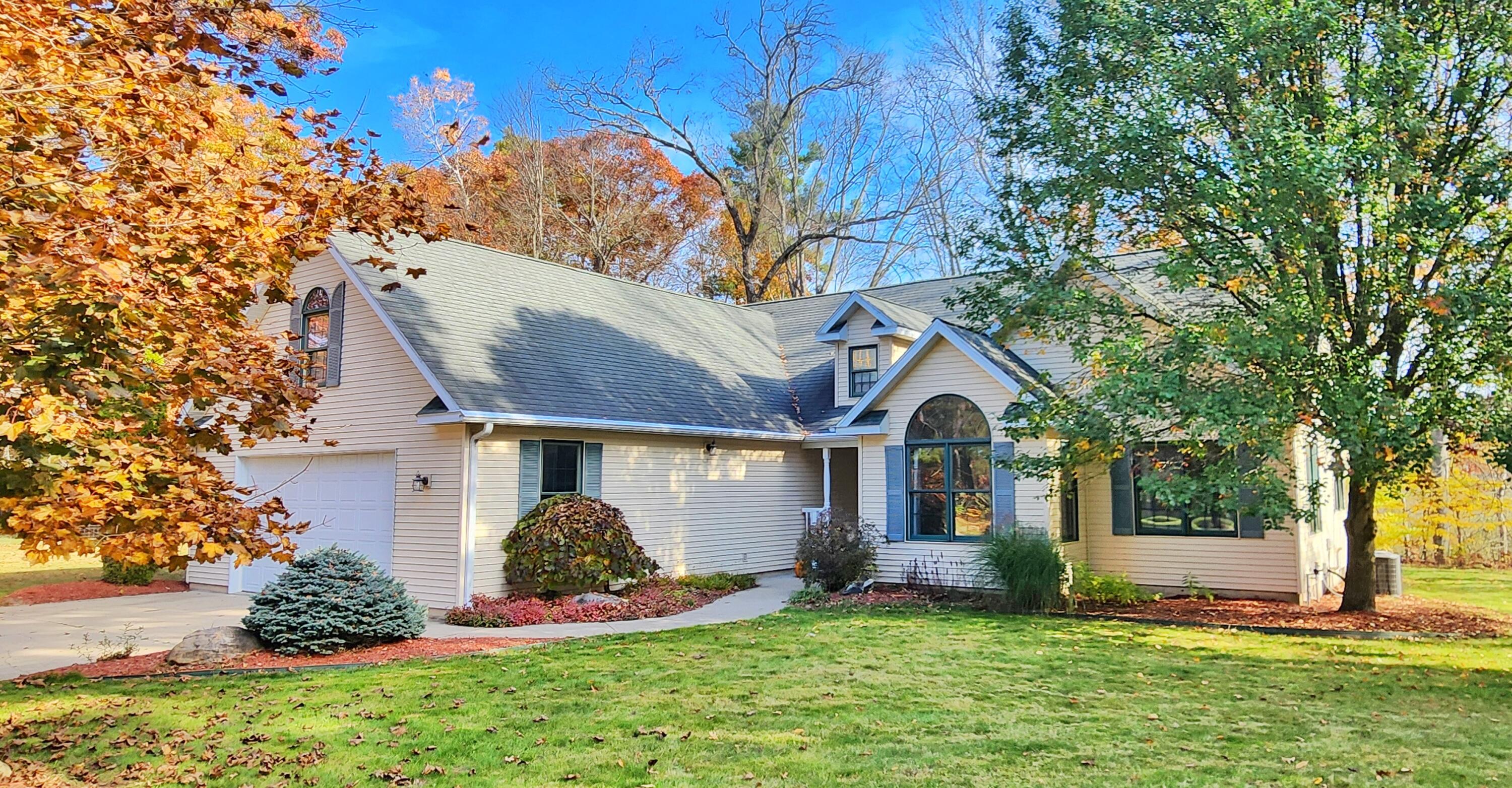 3812 N White River Lane Property Photo 1