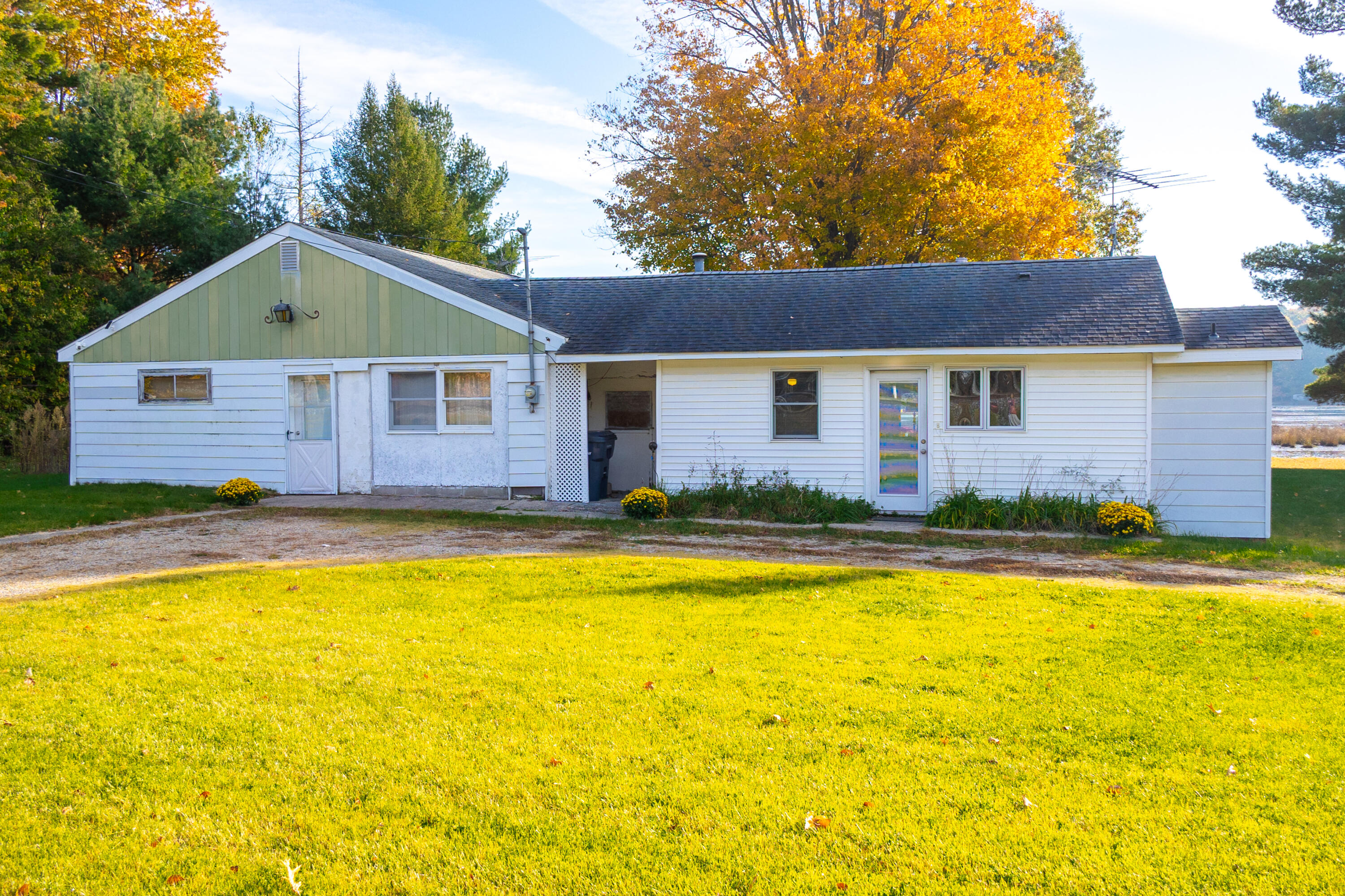 11131 County Road 215 Property Photo 1
