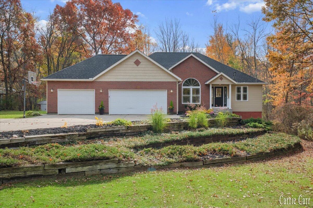 5284 14 Mile Court Ne Property Photo 1