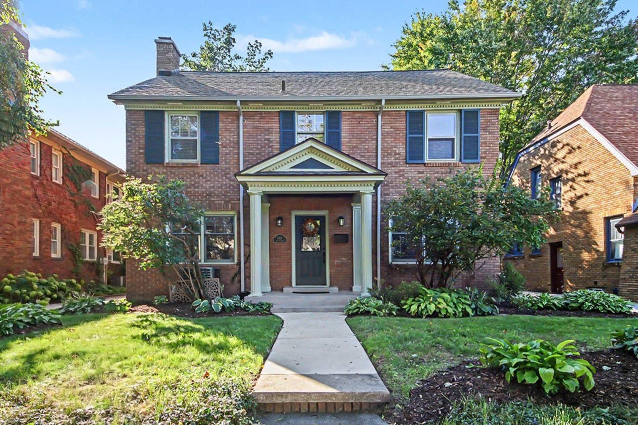 1031 Iroquois Drive Se Property Photo 1