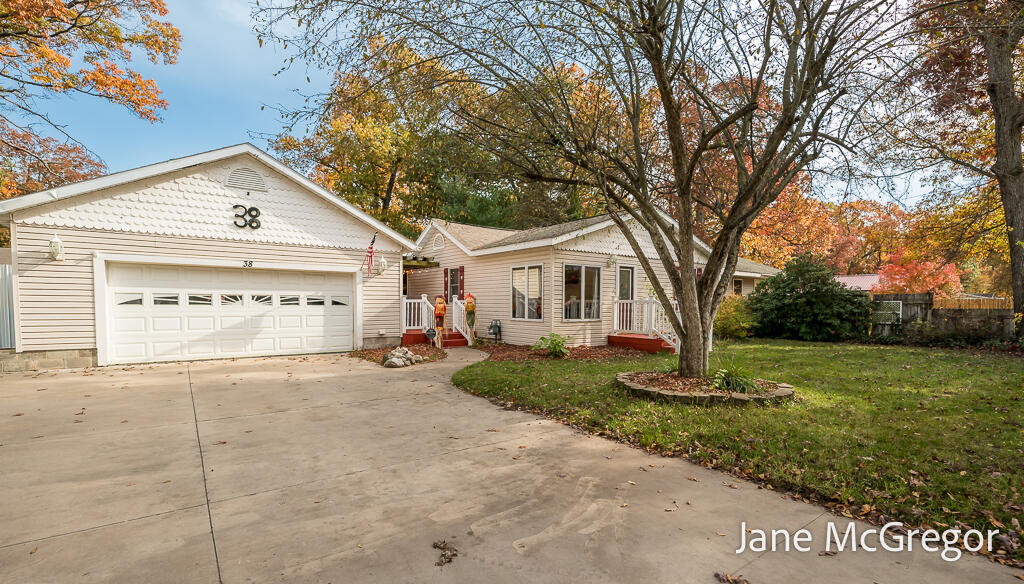 38 N Stewart Street Property Photo 1