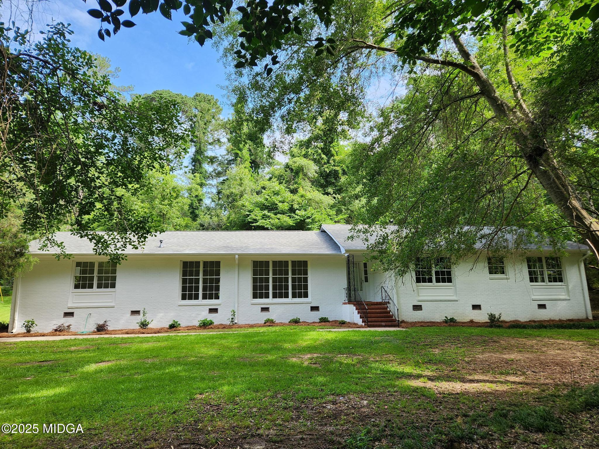 131 Crestwood Drive Property Photo 1