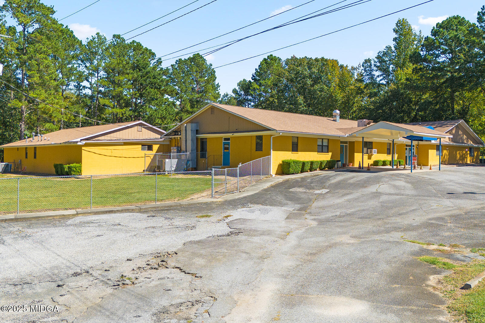 4433 Roundfield Road Property Photo 1