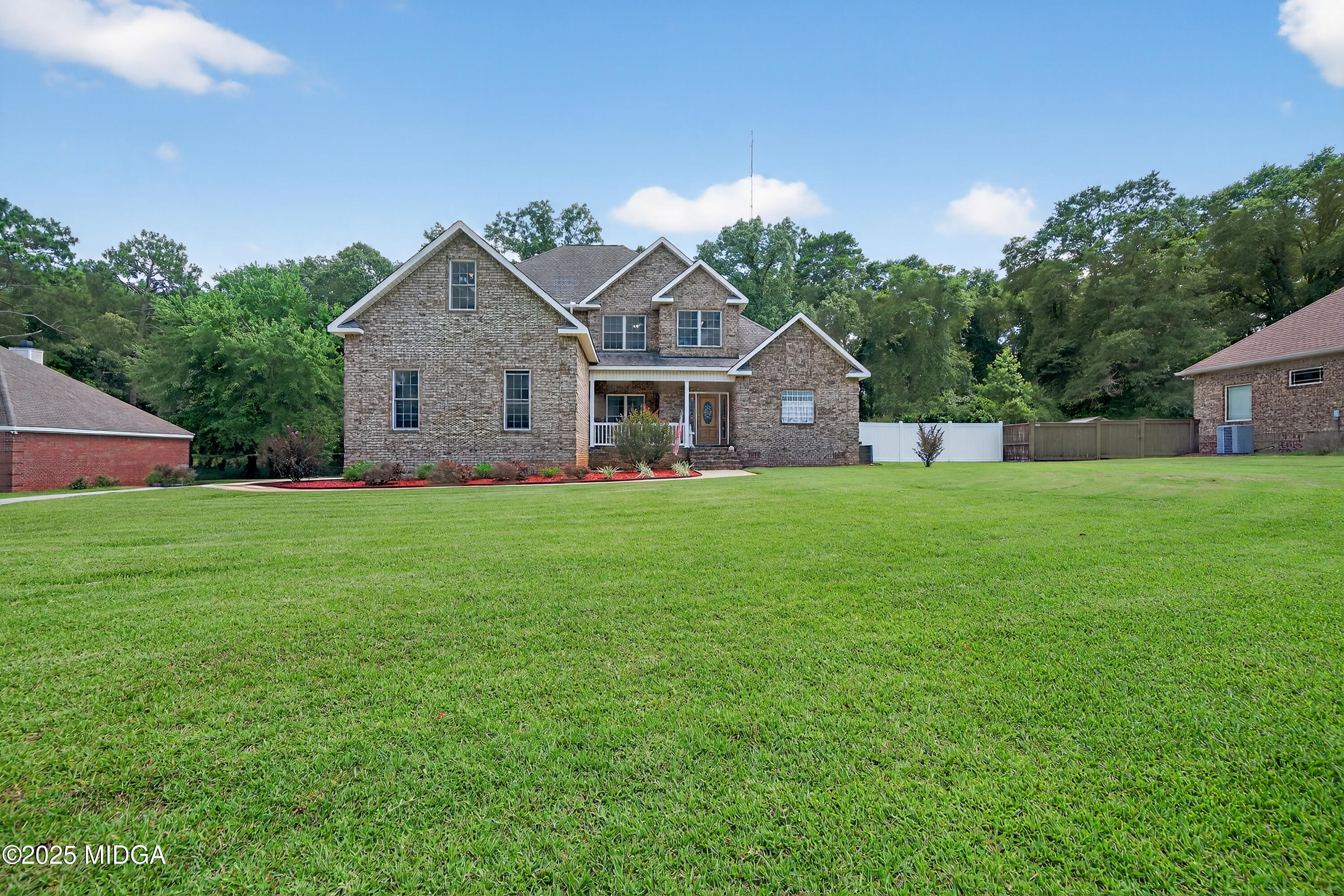 214 Brentwood Drive Property Photo 1
