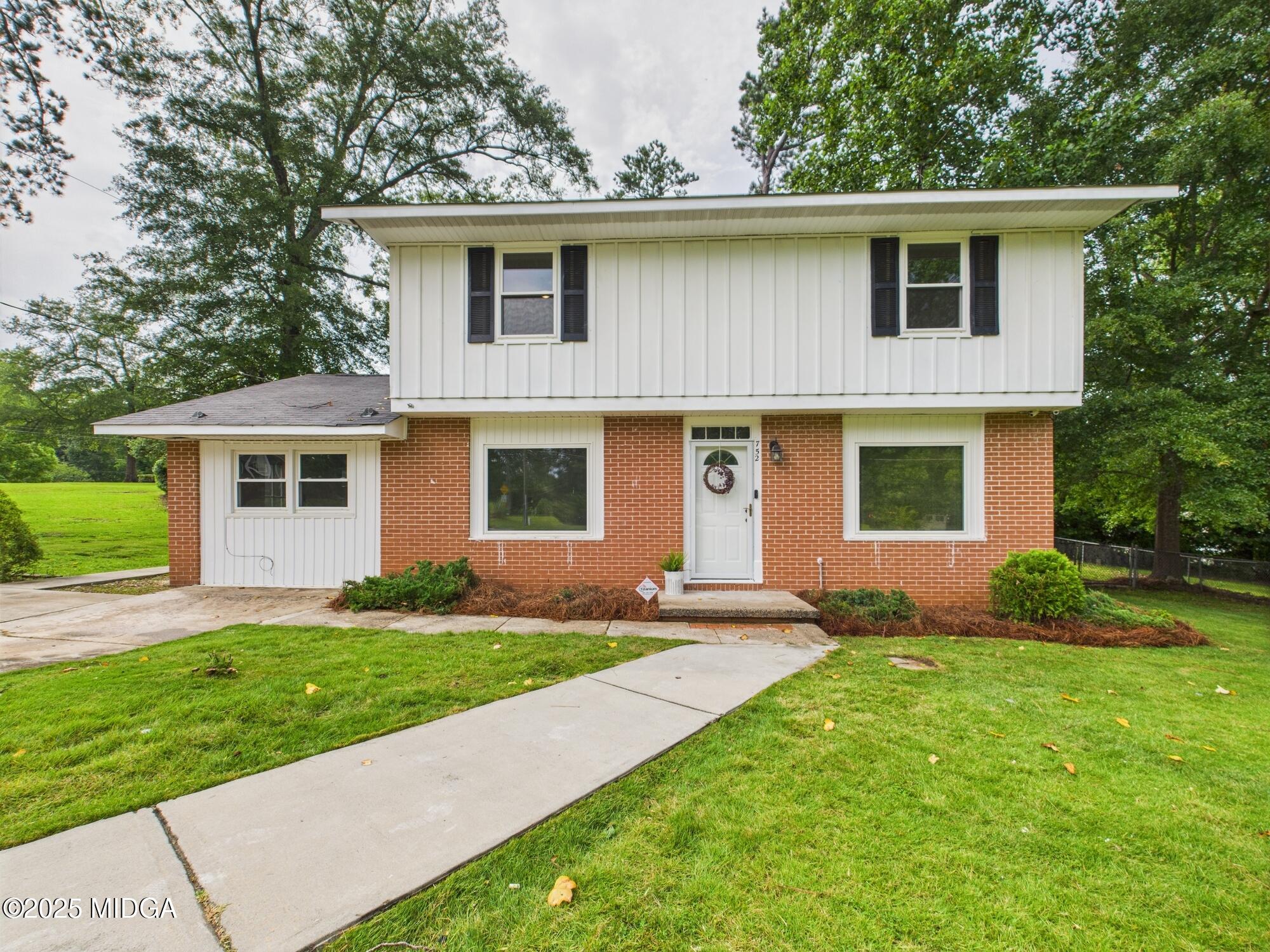 752 S Forest Lake Drive Property Photo 1