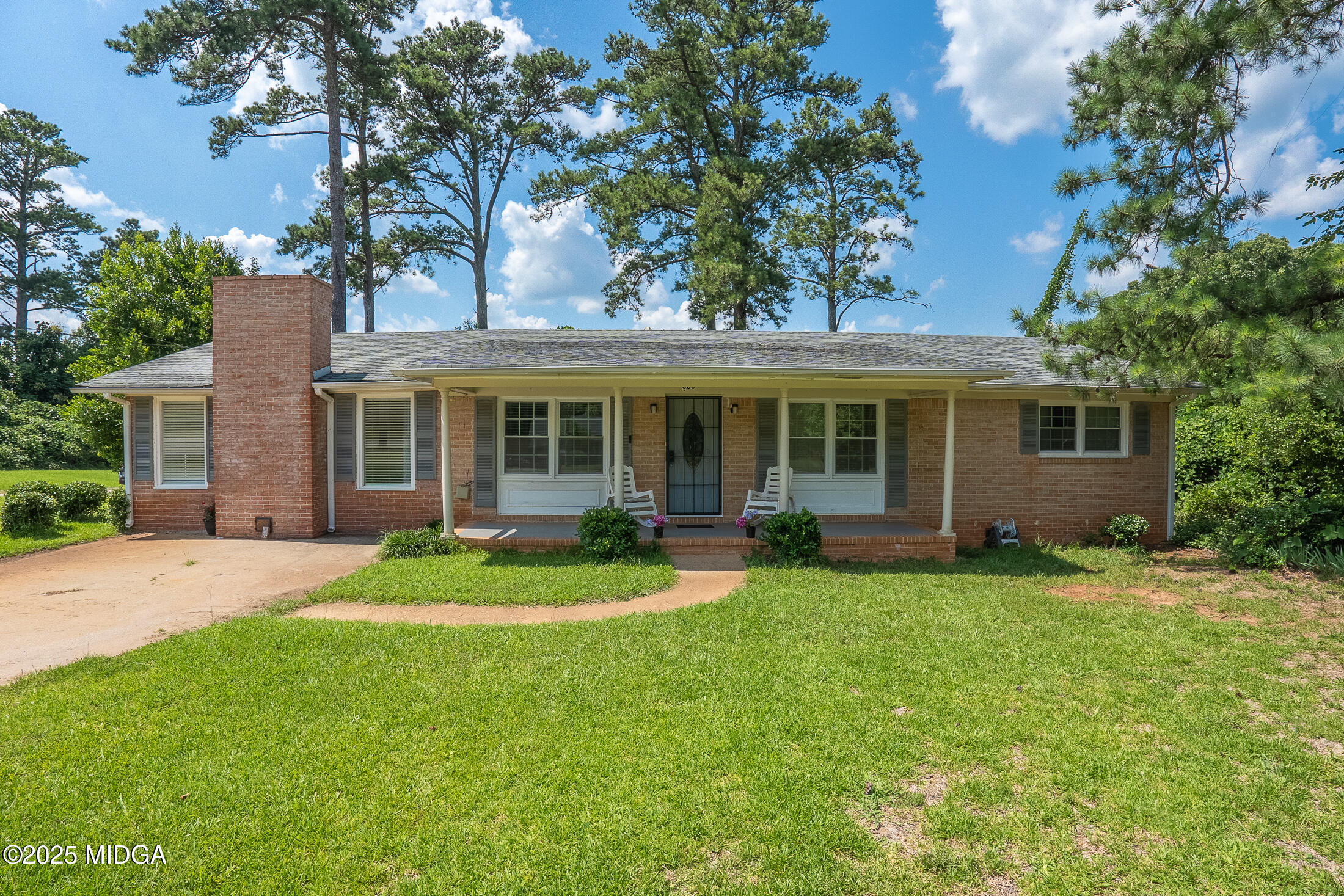 505 E Mcintosh Road Property Photo 1