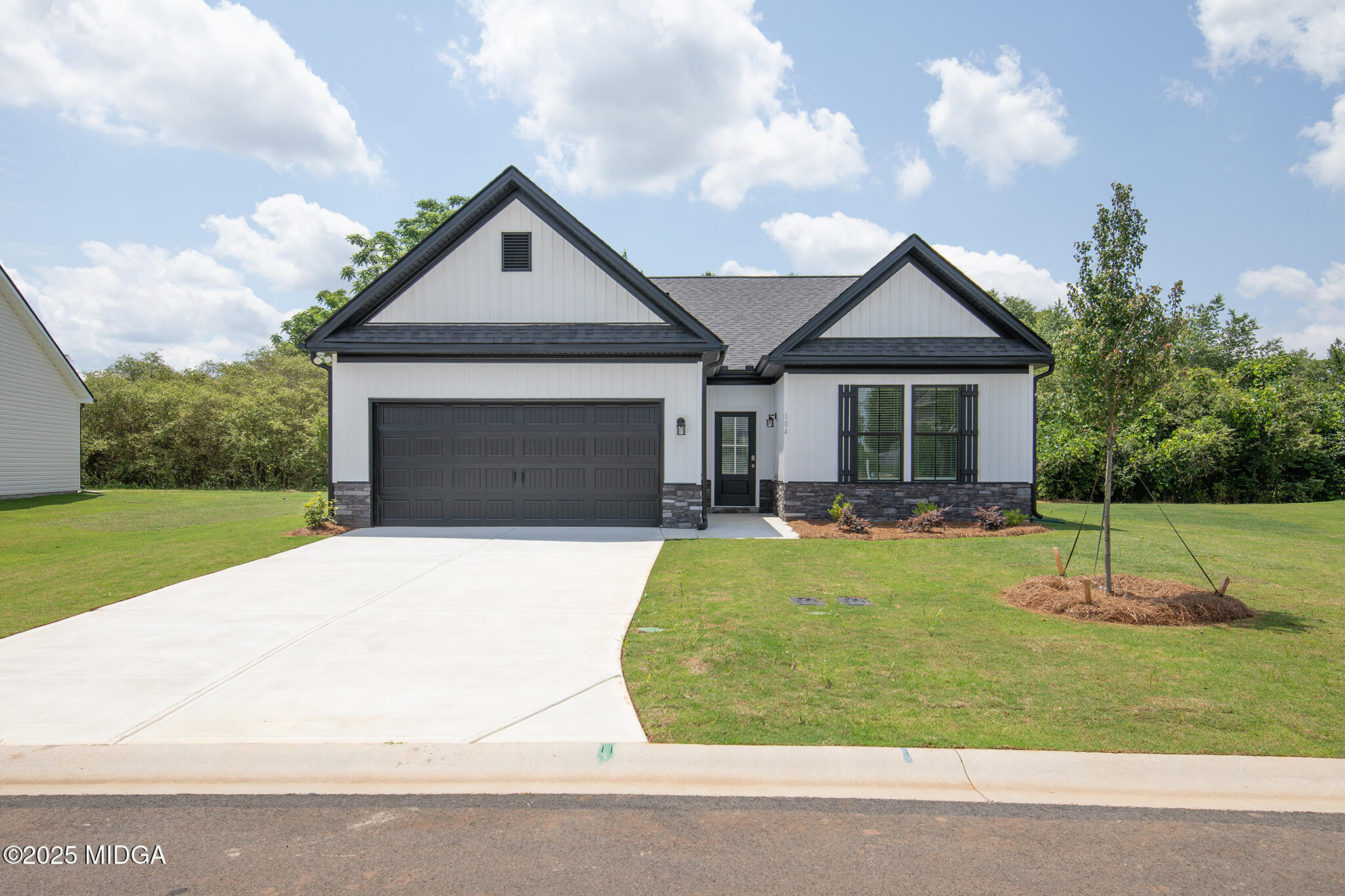 104 Breakwater Way Property Photo 1