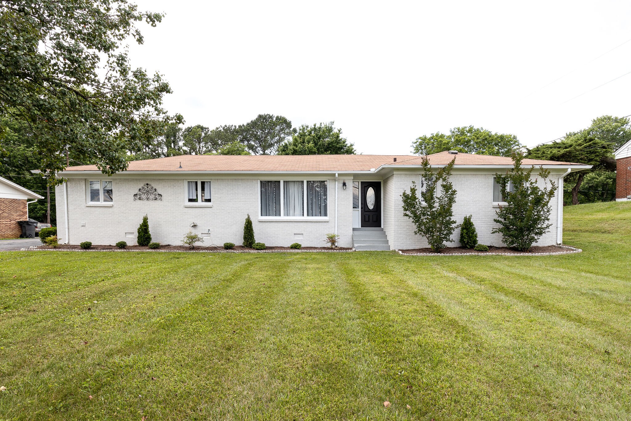 1305 Nashville Hwy Property Photo 1