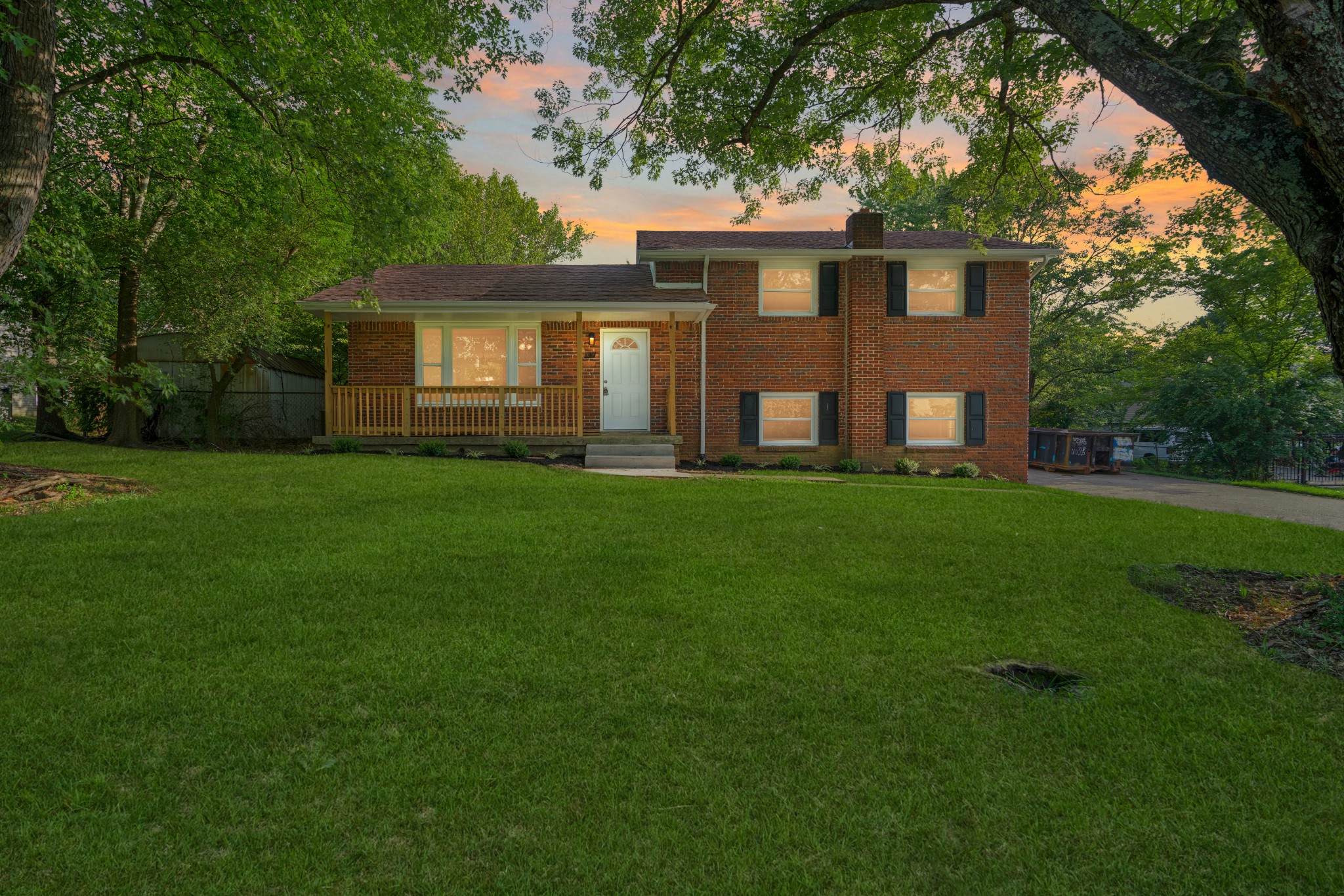 310 Rue Le Mans Dr Property Photo