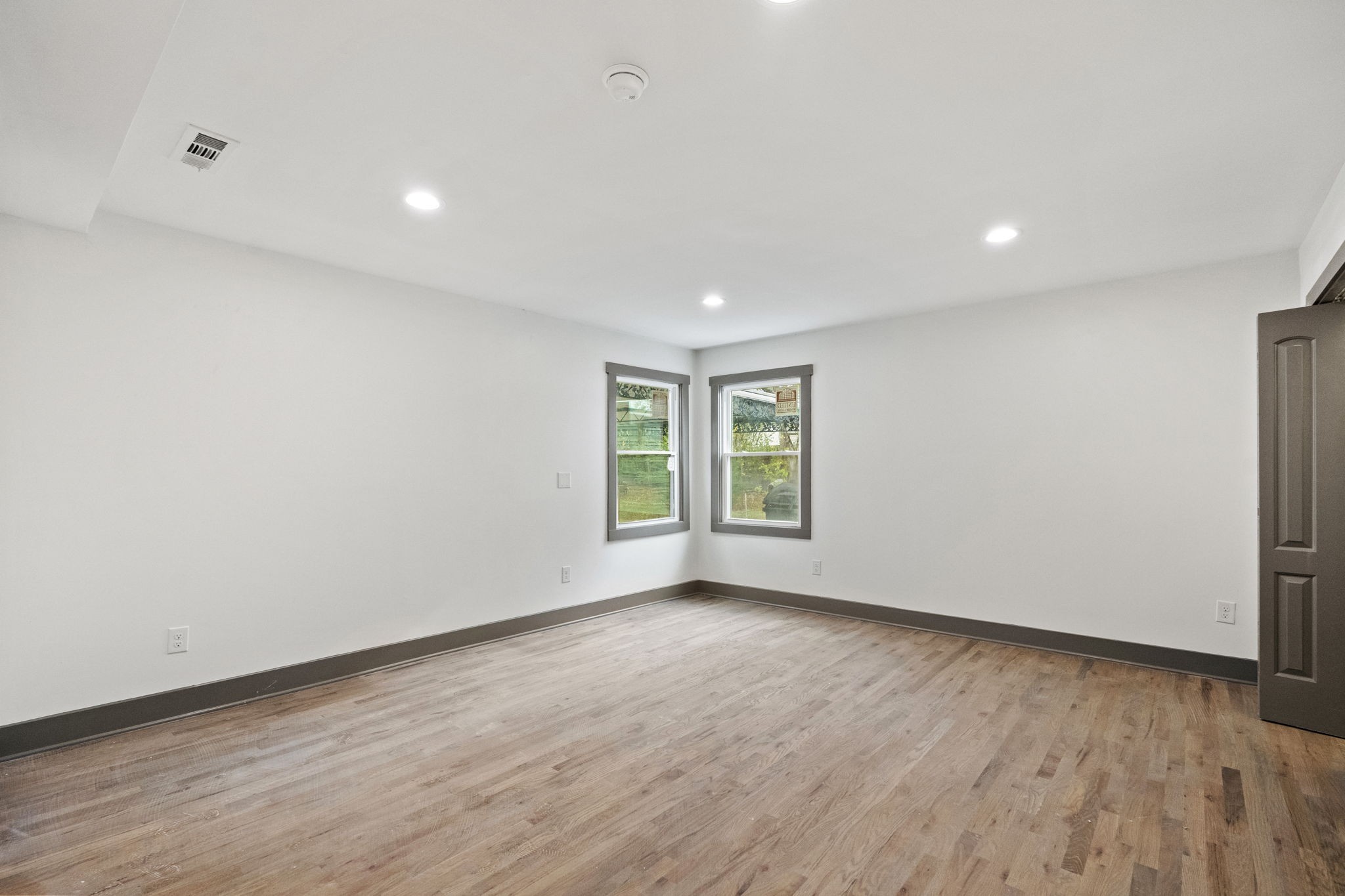 2713 Vance Ave Property Photo 27