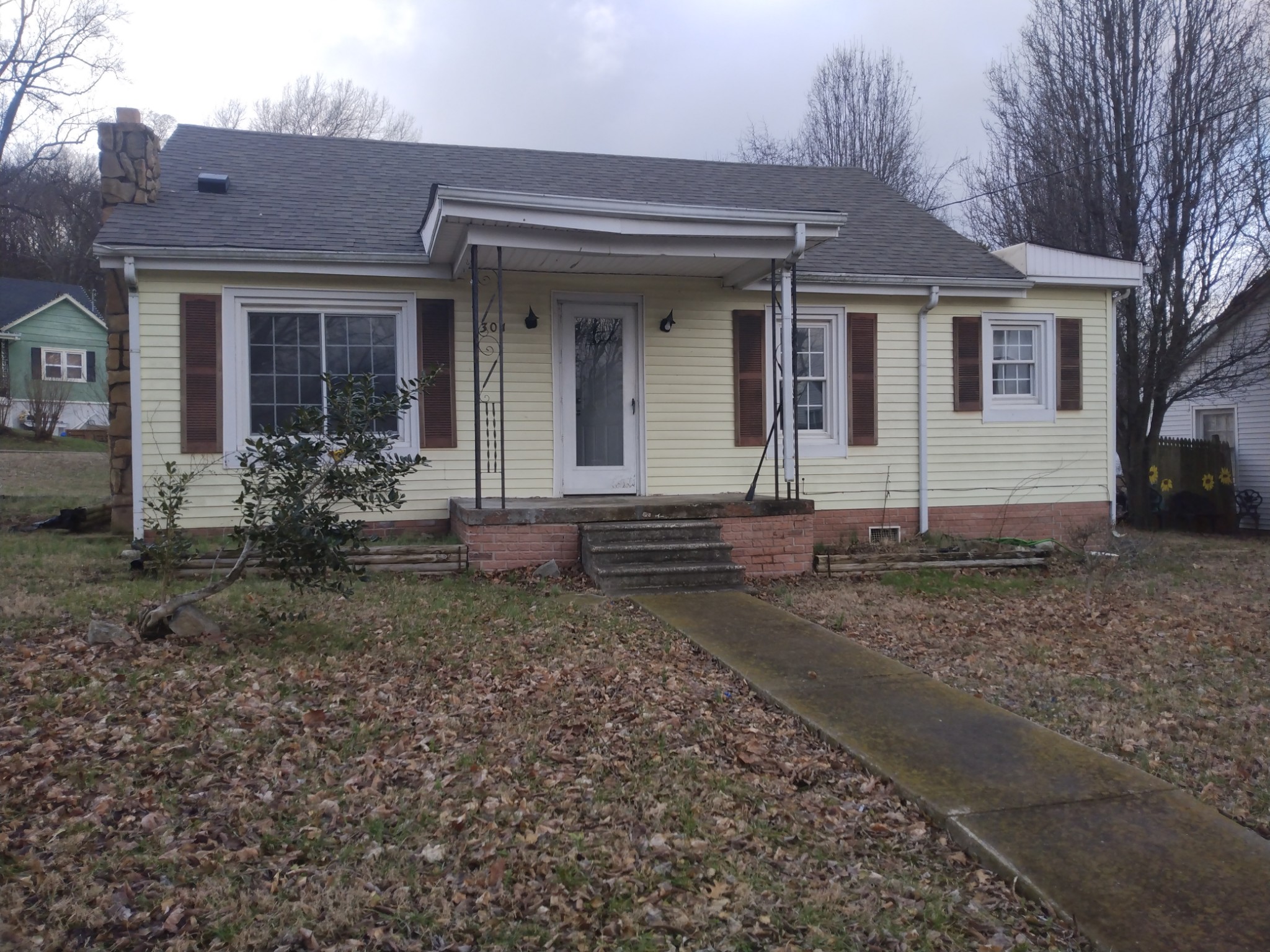 301 Lawrence St Property Photo