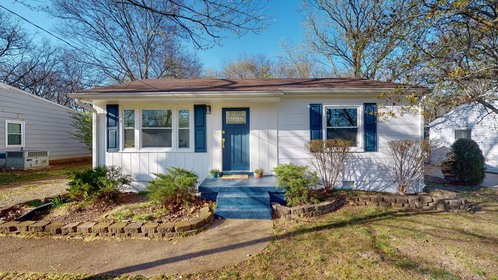 210 Nokes Dr Property Photo 1