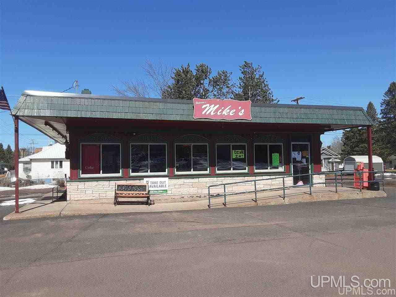 106 E Cloverland Drive Property Photo 1