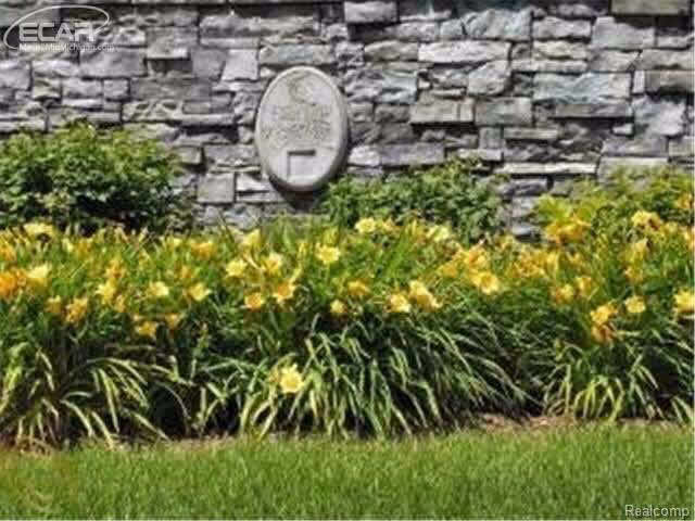 6296 Bridle Path Property Photo 3