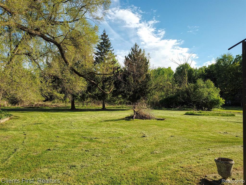 48375 Ford Road Property Photo 18