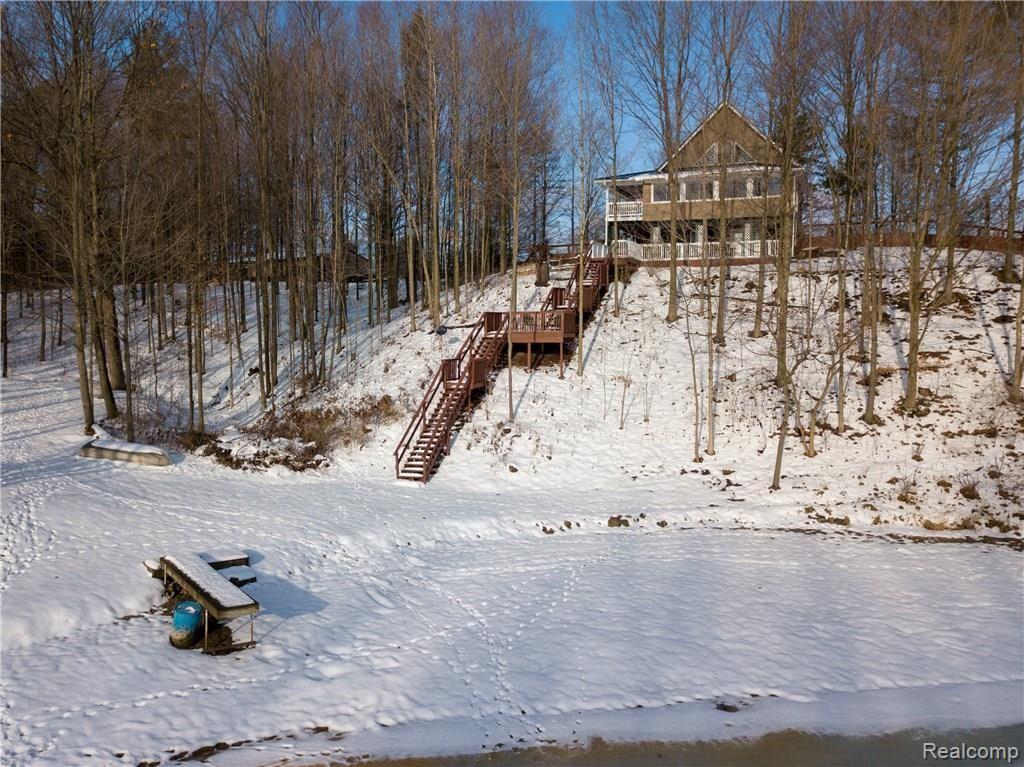 9343 Lakeside Drive Property Photo 1