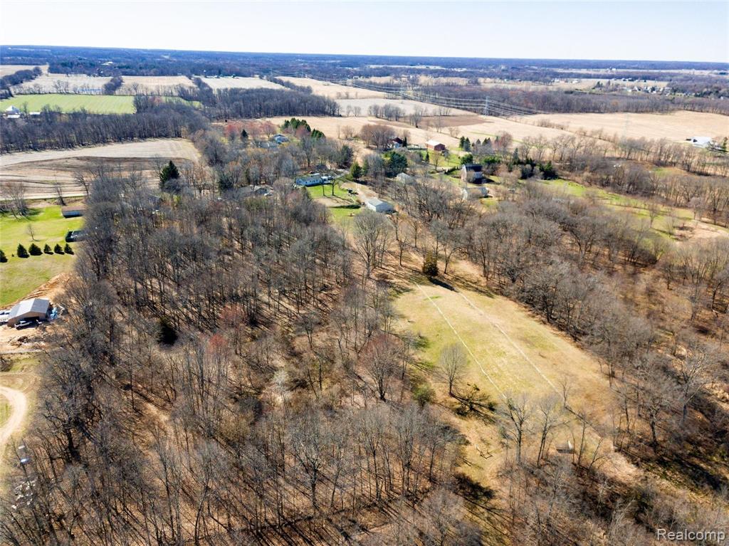 12247 Onondaga Road Property Photo 15
